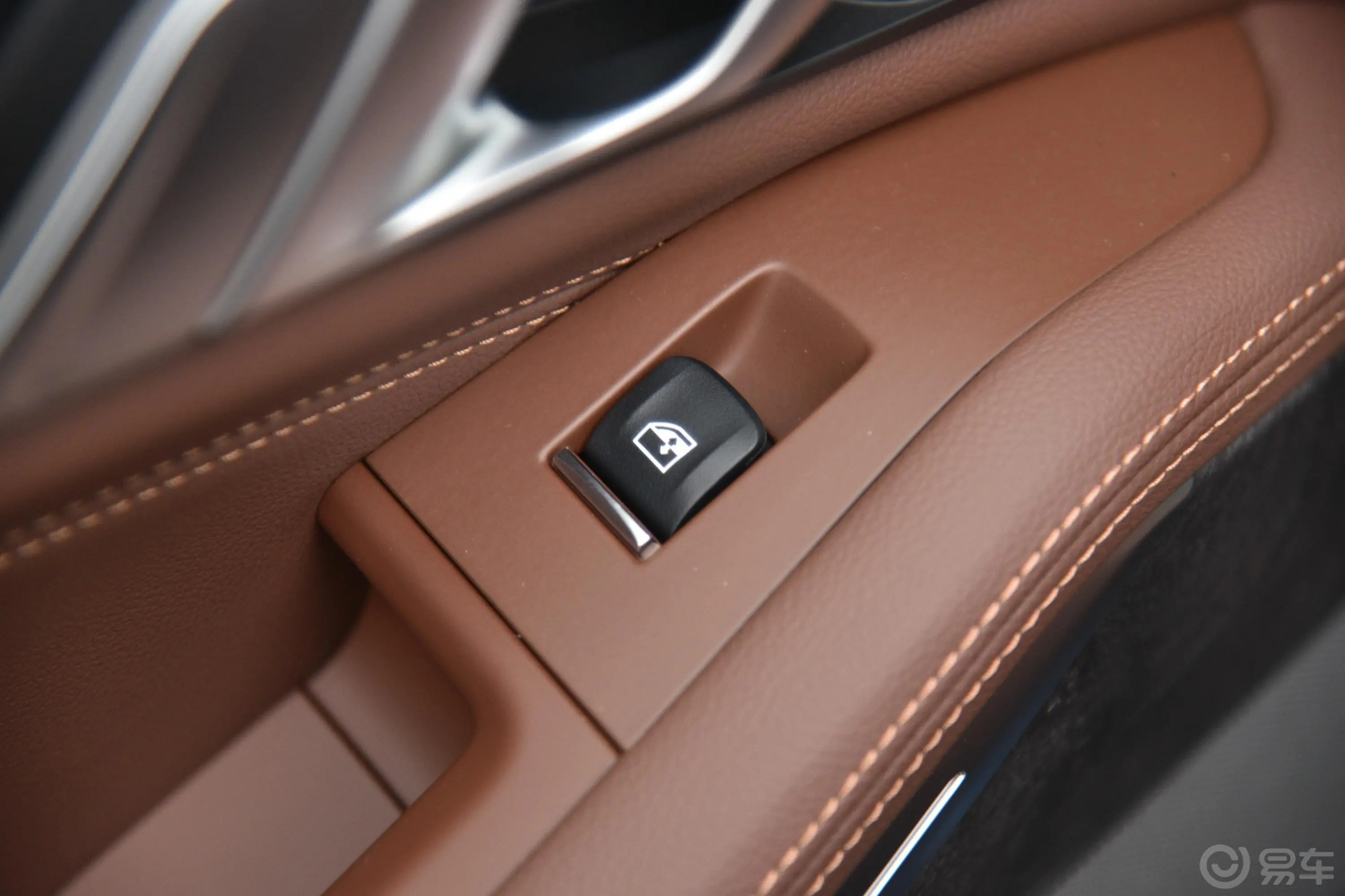 宝马X5(进口)xDrive40i M运动套装后车窗调节