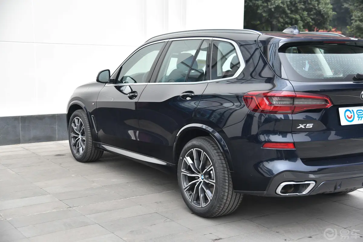 宝马X5(进口)xDrive40i M运动套装外观