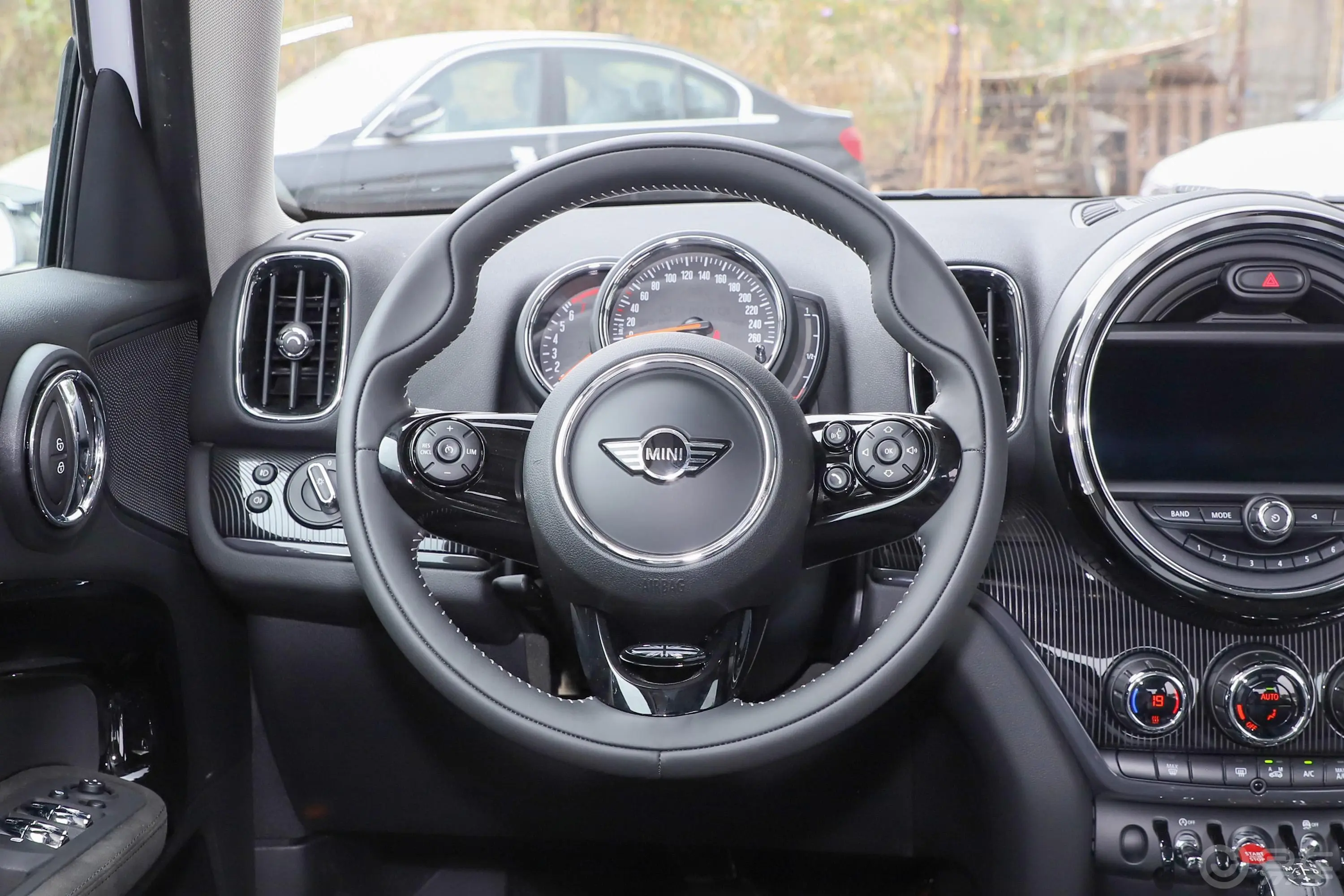 MINI COUNTRYMAN2.0T COOPER S ALL4 艺术家方向盘