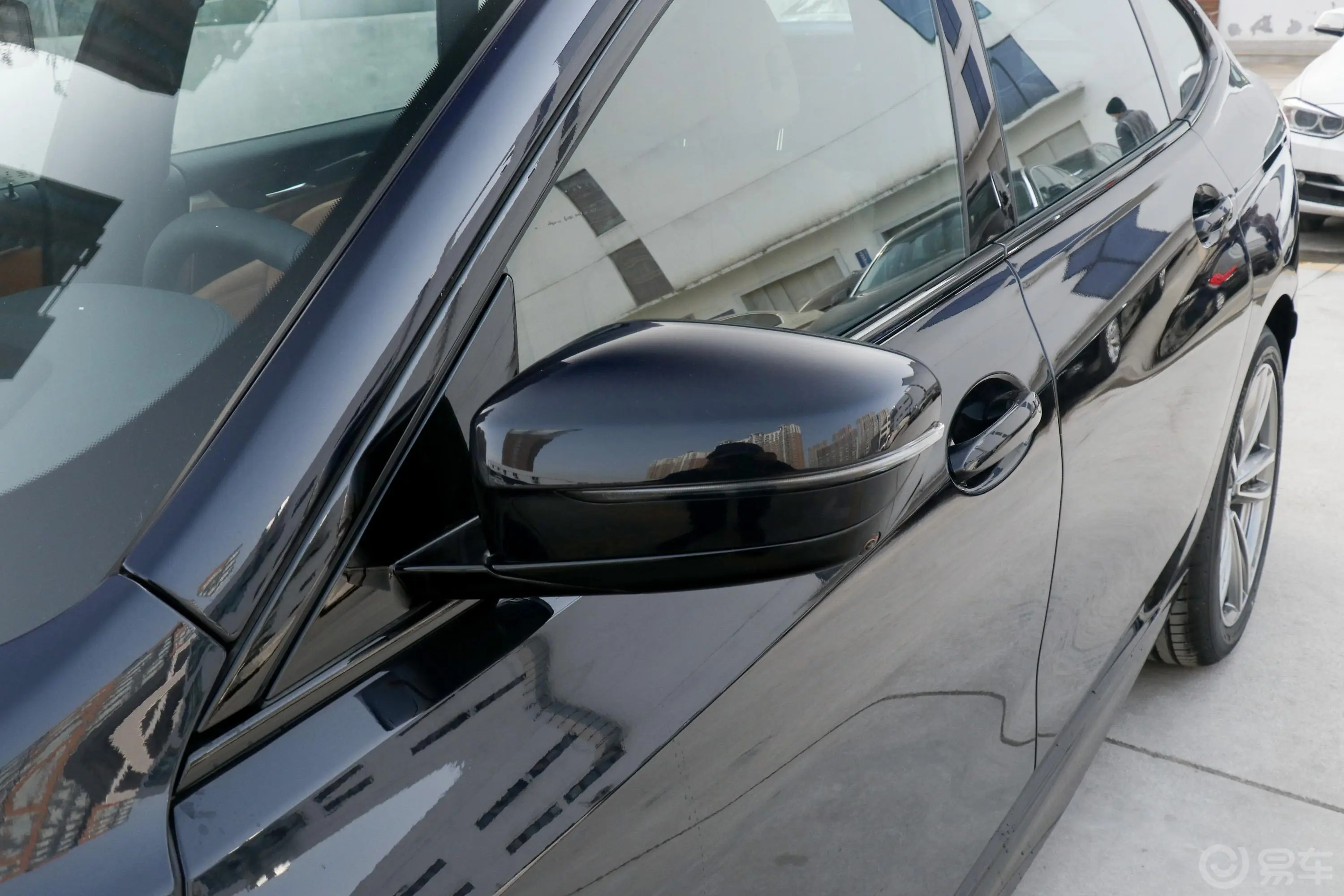 宝马6系GT630i M运动套装主驾驶后视镜背面