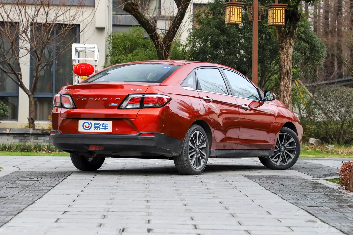 启辰D601.6L CVT 智联豪华版(ISS)侧后45度车头向右水平