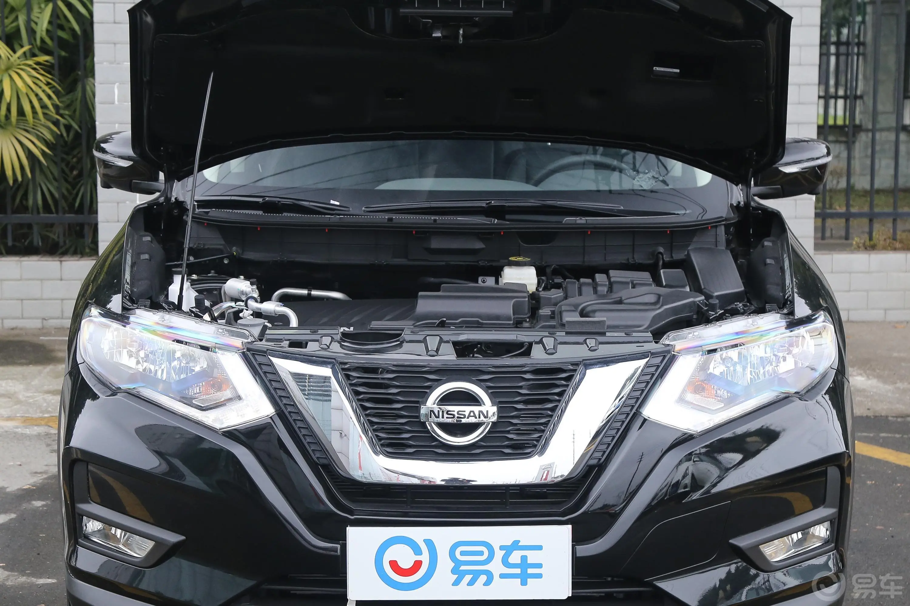 奇骏2.0L CVT 两驱 智联舒适版 5座发动机舱整体