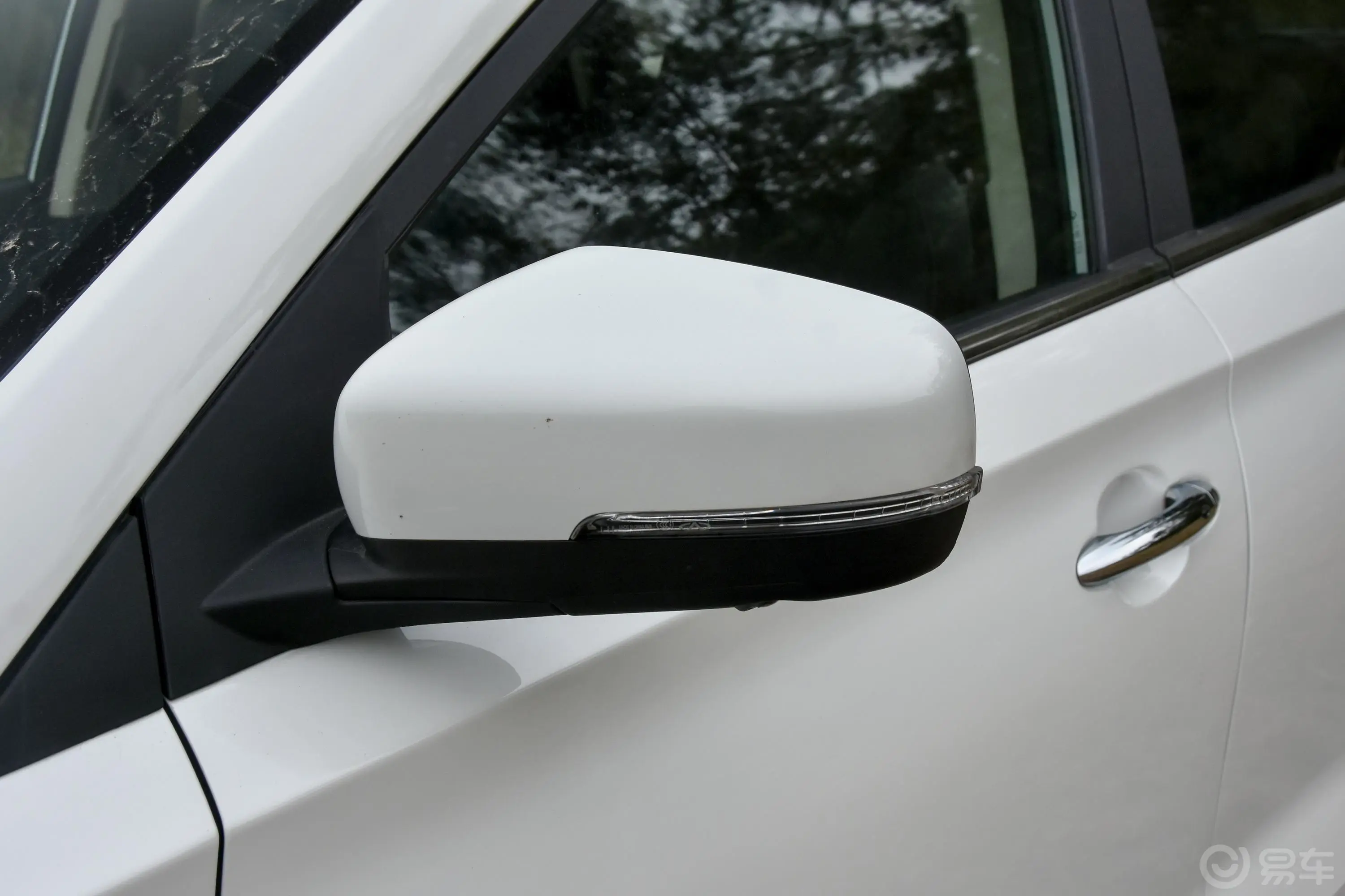 捷途X901.5T 手自一体 尊享版 国V主驾驶后视镜背面