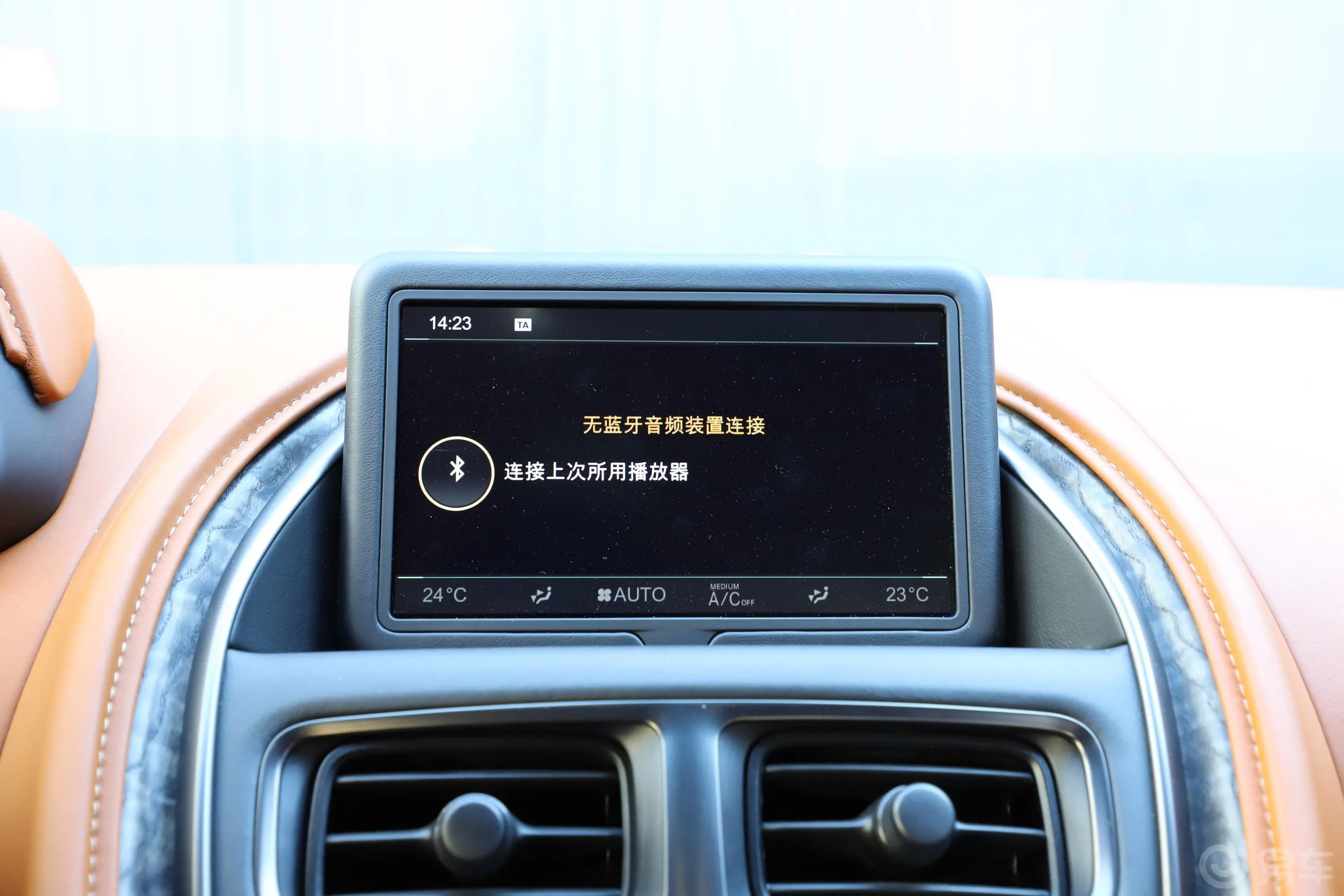 阿斯顿·马丁DB115.2T V12 Coupe内饰