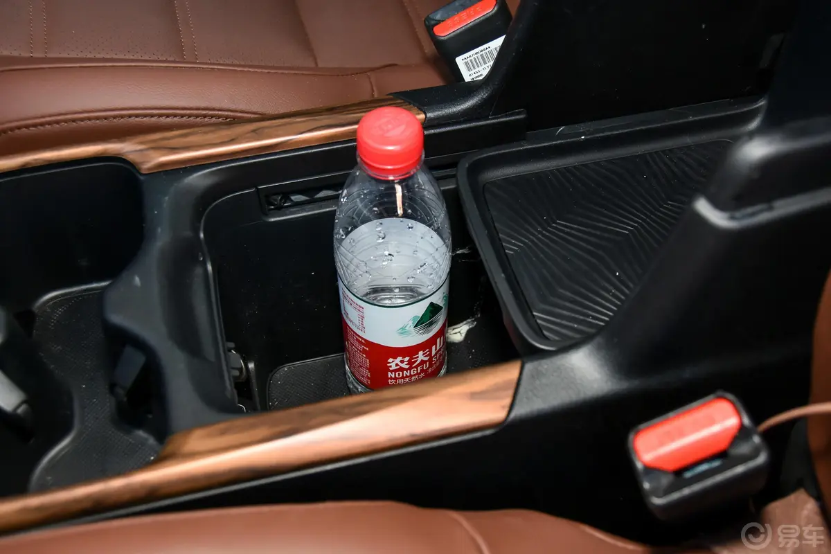 本田CR-V混动 2.0L 两驱 净驰版 国V前排杯架