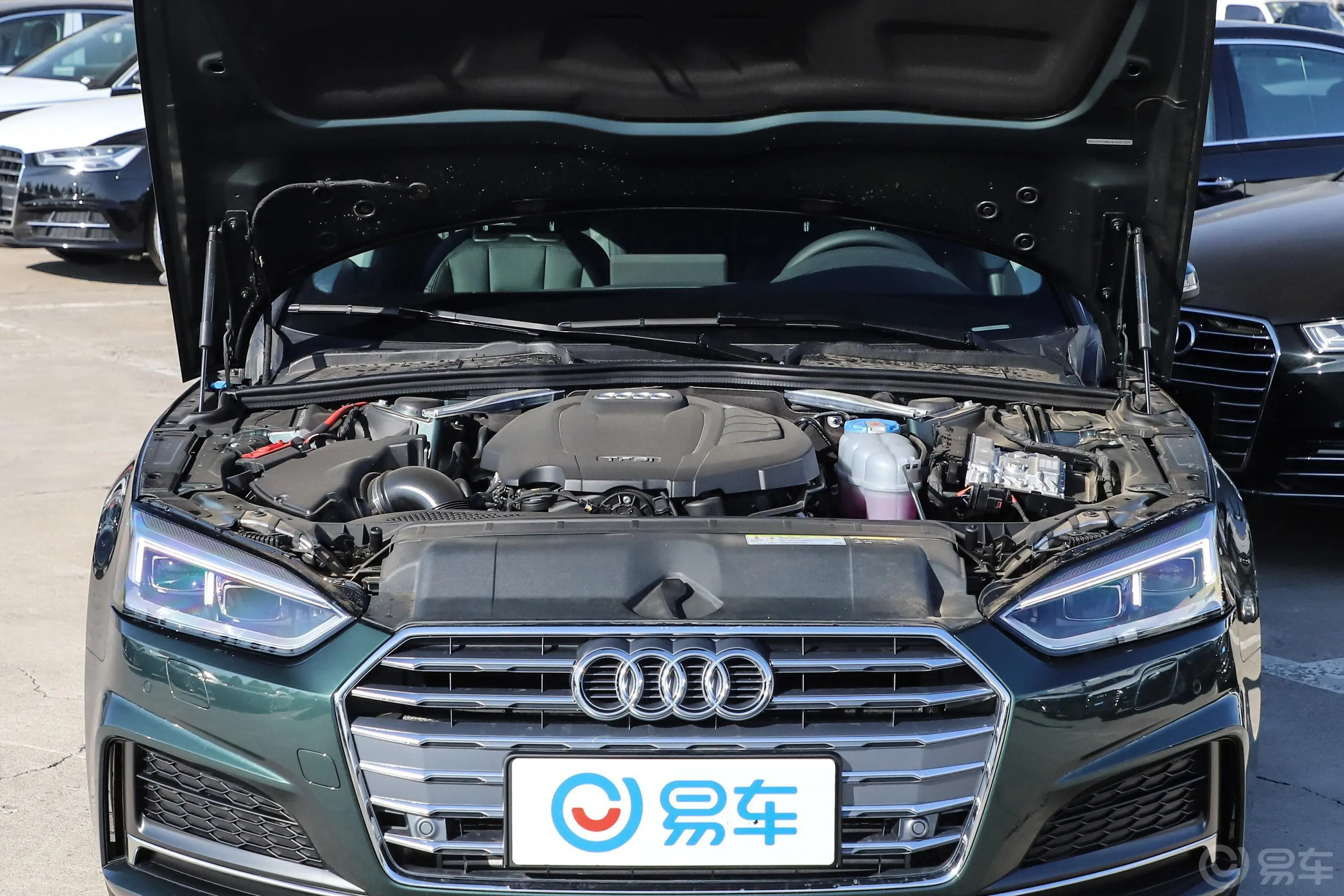 奥迪A5Sportback 45 TFSI 时尚版 国V发动机舱整体