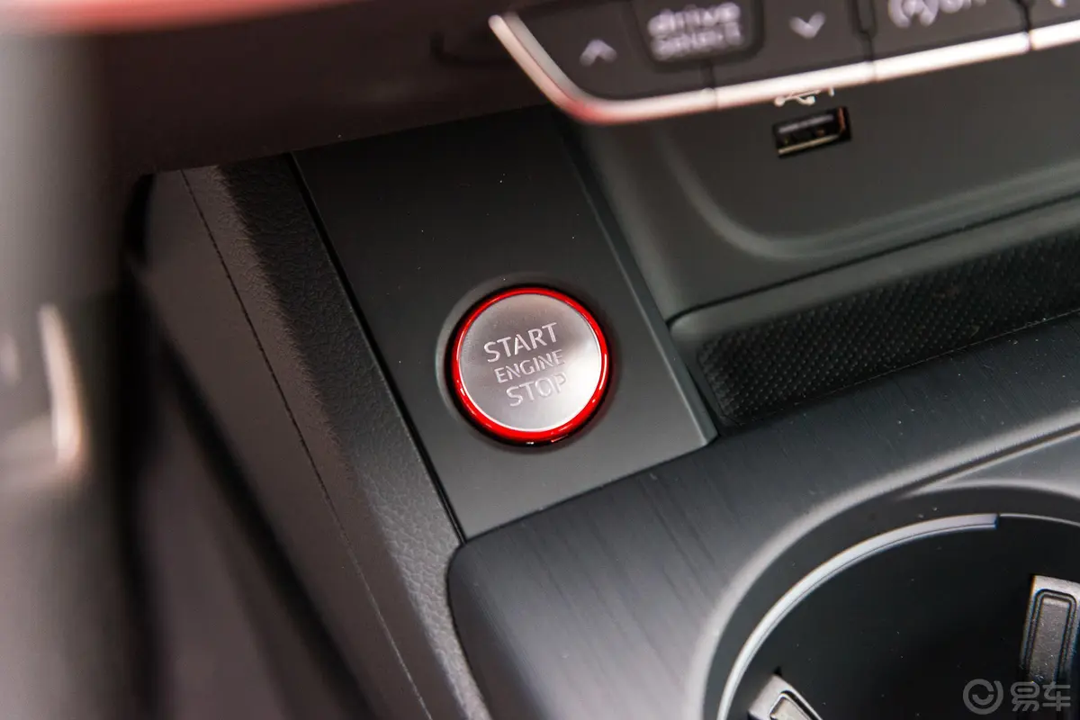 奥迪S43.0T Limousine钥匙孔或一键启动按键