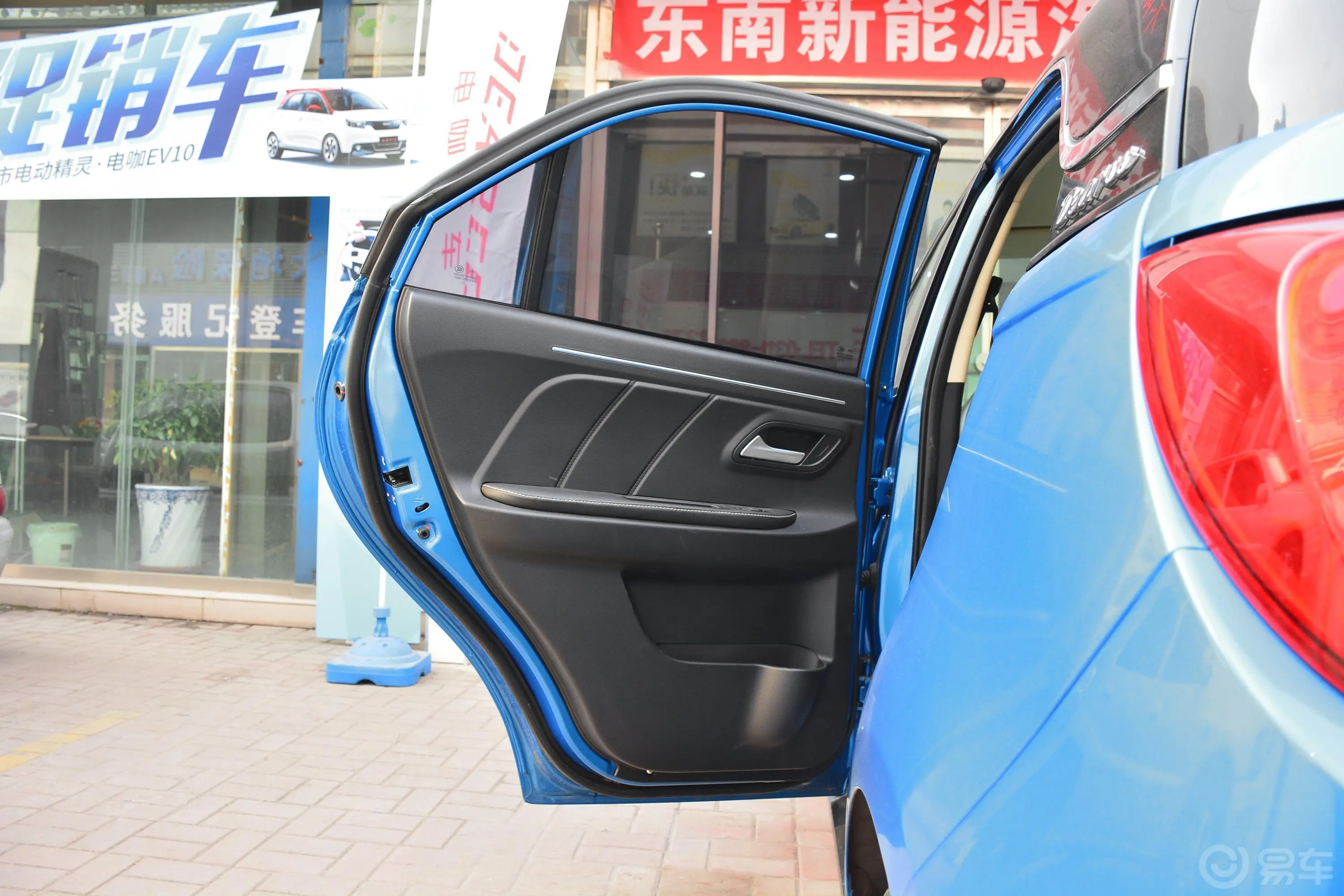 电咖EV10Pro 300 豪华版驾驶员侧后车门