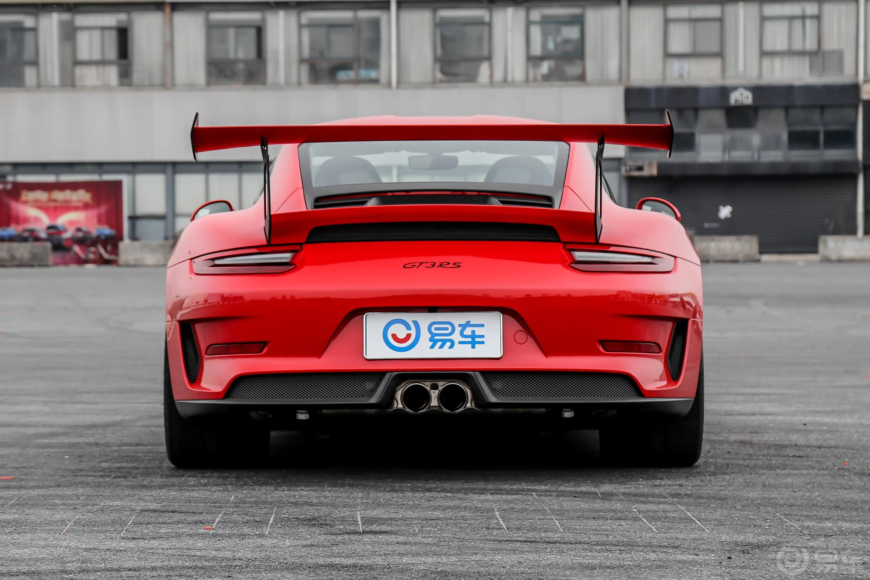 保时捷911GT3 RS 4.0L正后水平