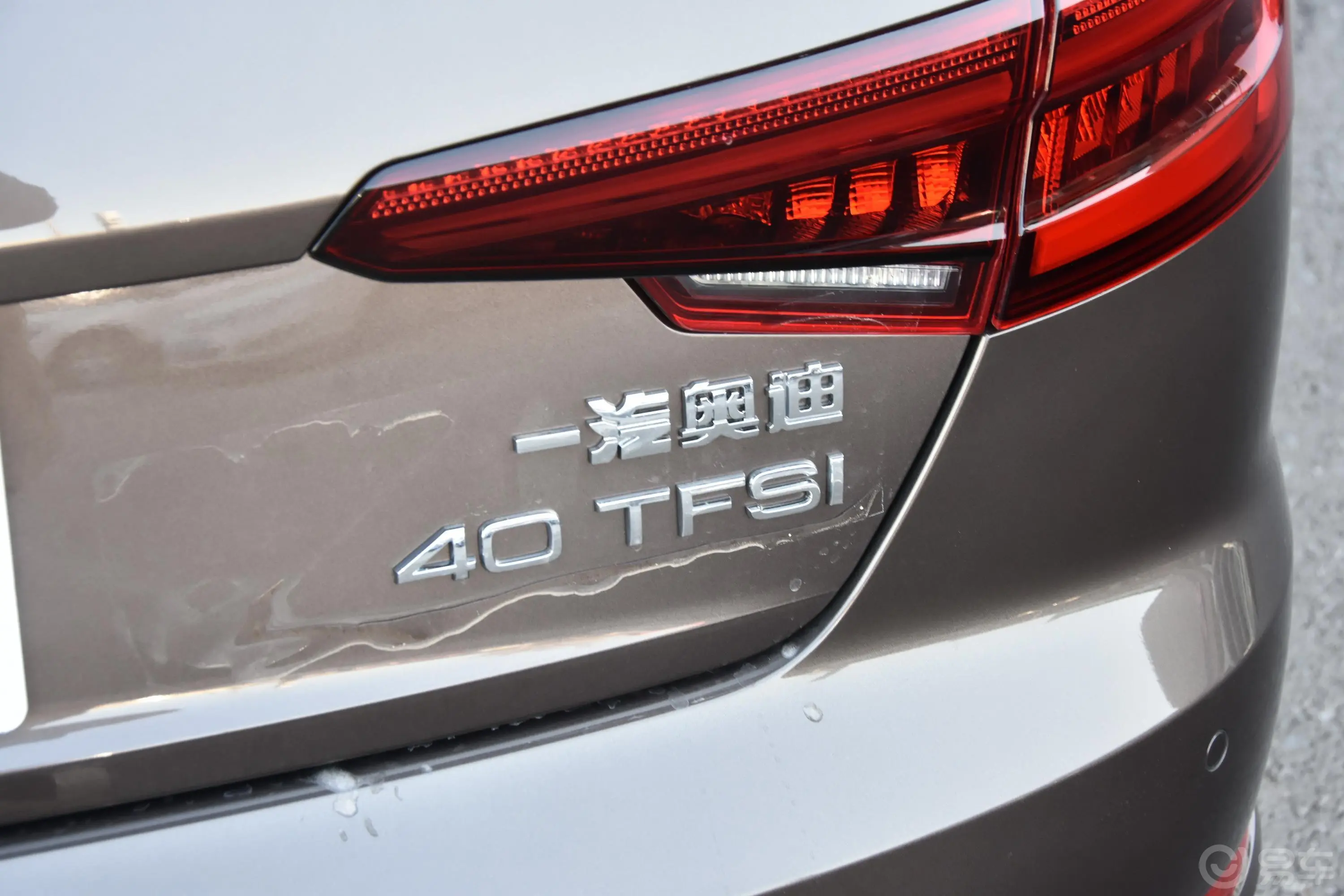 奥迪A4L40 TFSI 运动版 国V外观