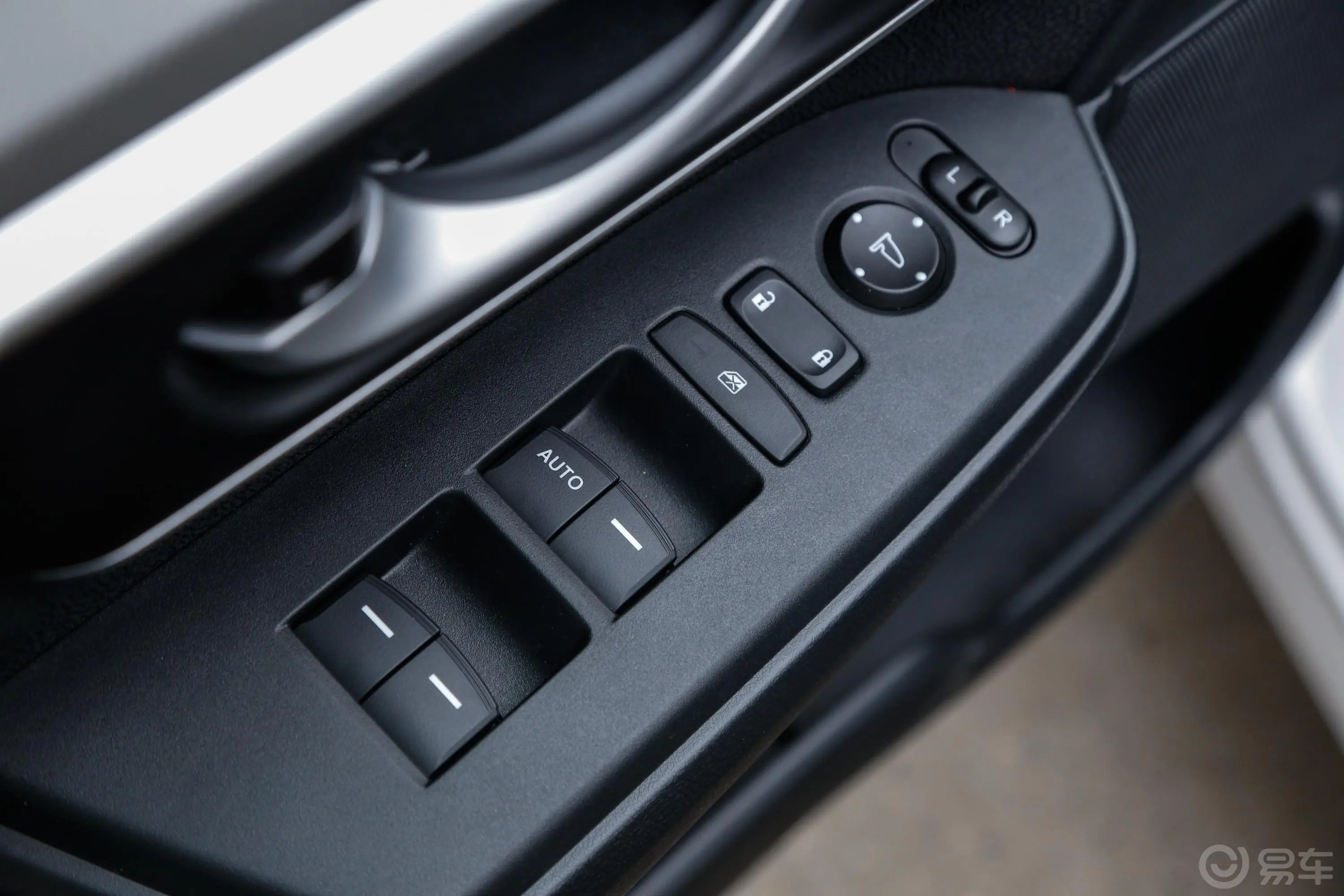 本田CR-V混动 2.0L 两驱 净速版 国V车窗调节整体