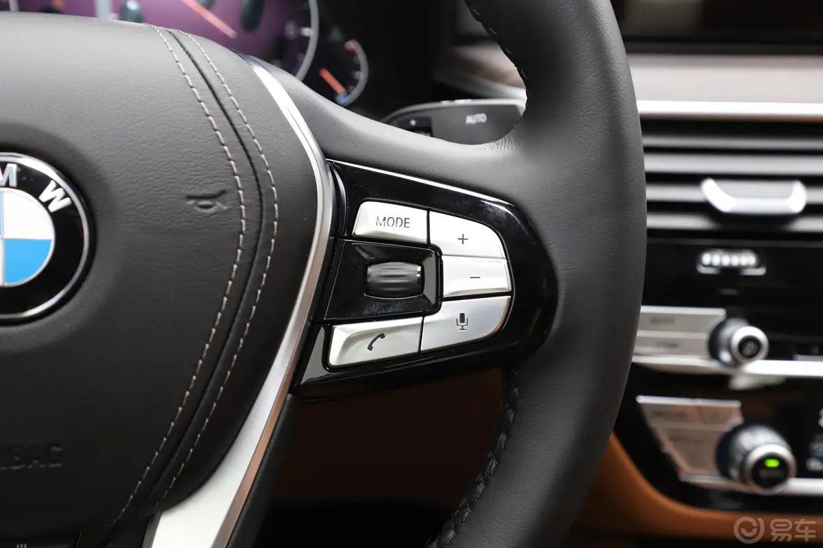 宝马6系GT630i 豪华设计套装右侧方向盘功能按键