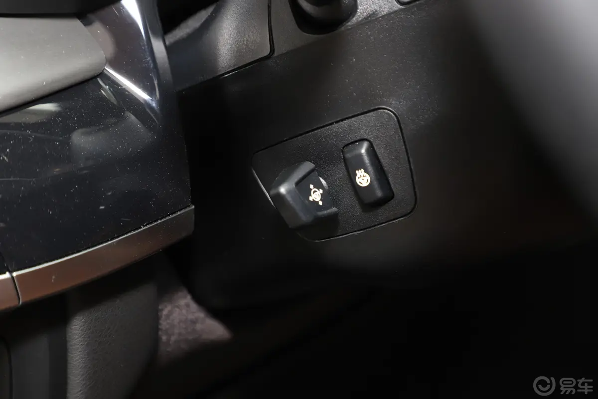 宝马X6xDrive28i M运动套装方向盘调节