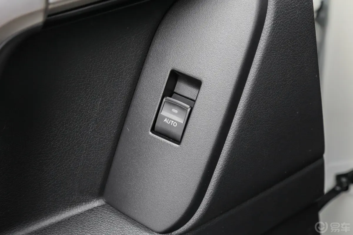普拉多3.5L TX-L 尊享版(后挂备胎)后车窗调节