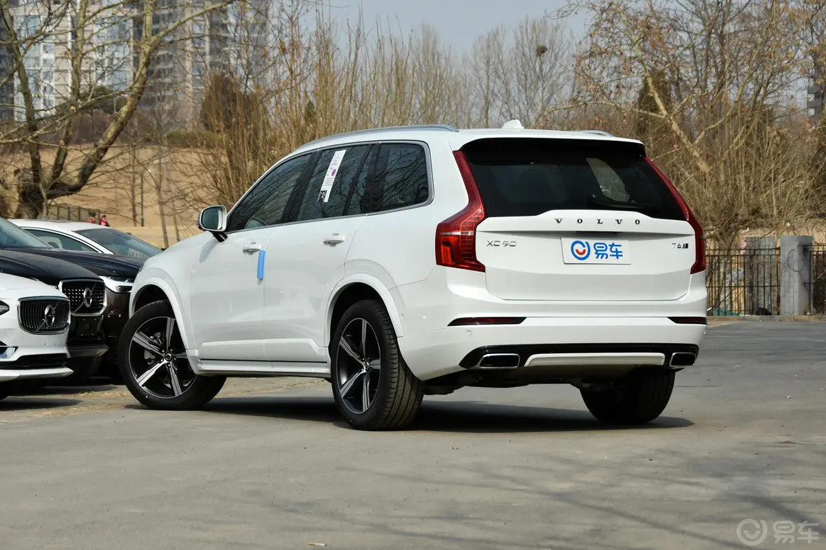 沃尔沃XC90T6 运动版 7座 国Ⅴ侧后45度车头向左水平