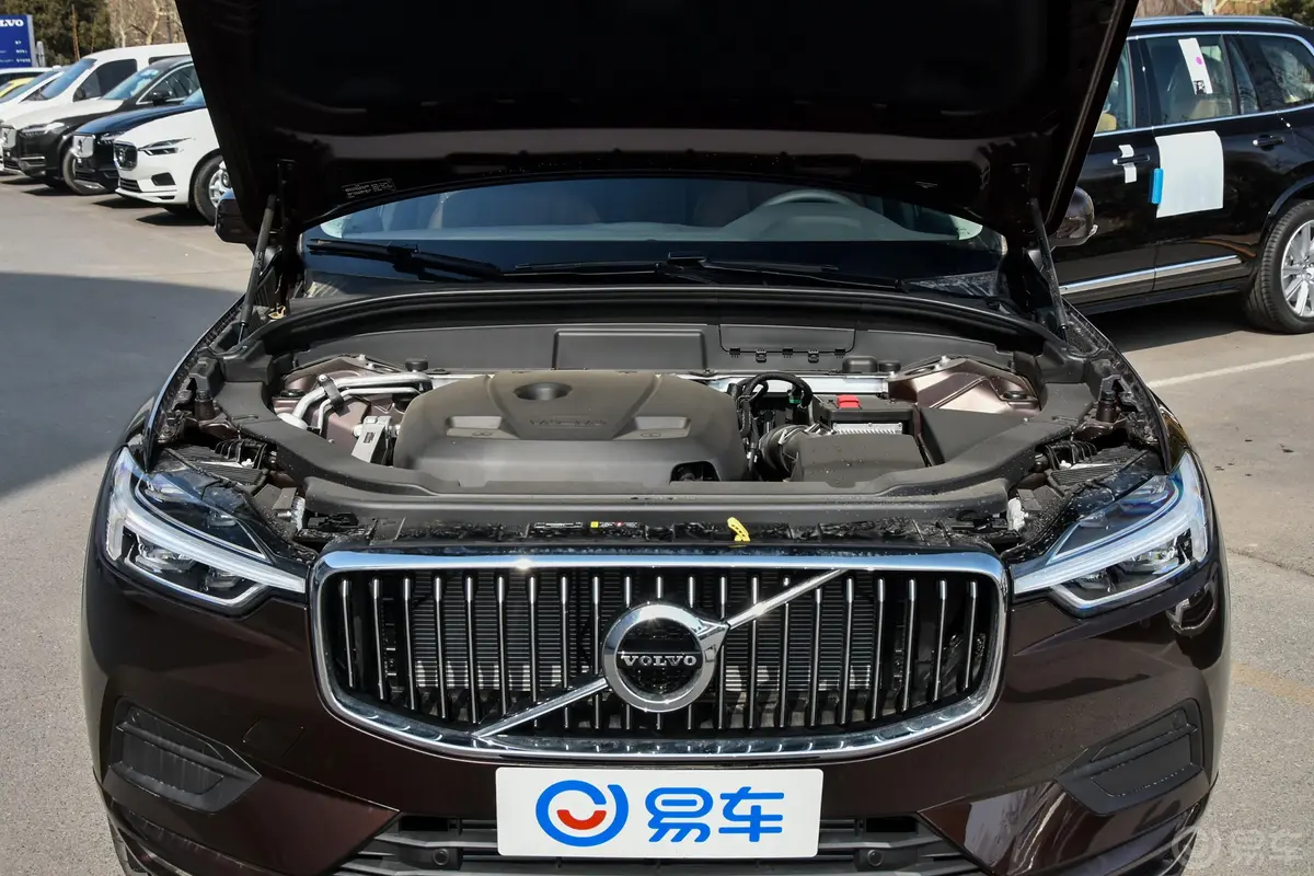 沃尔沃XC60T5 四驱 智远版 国Ⅴ发动机舱整体