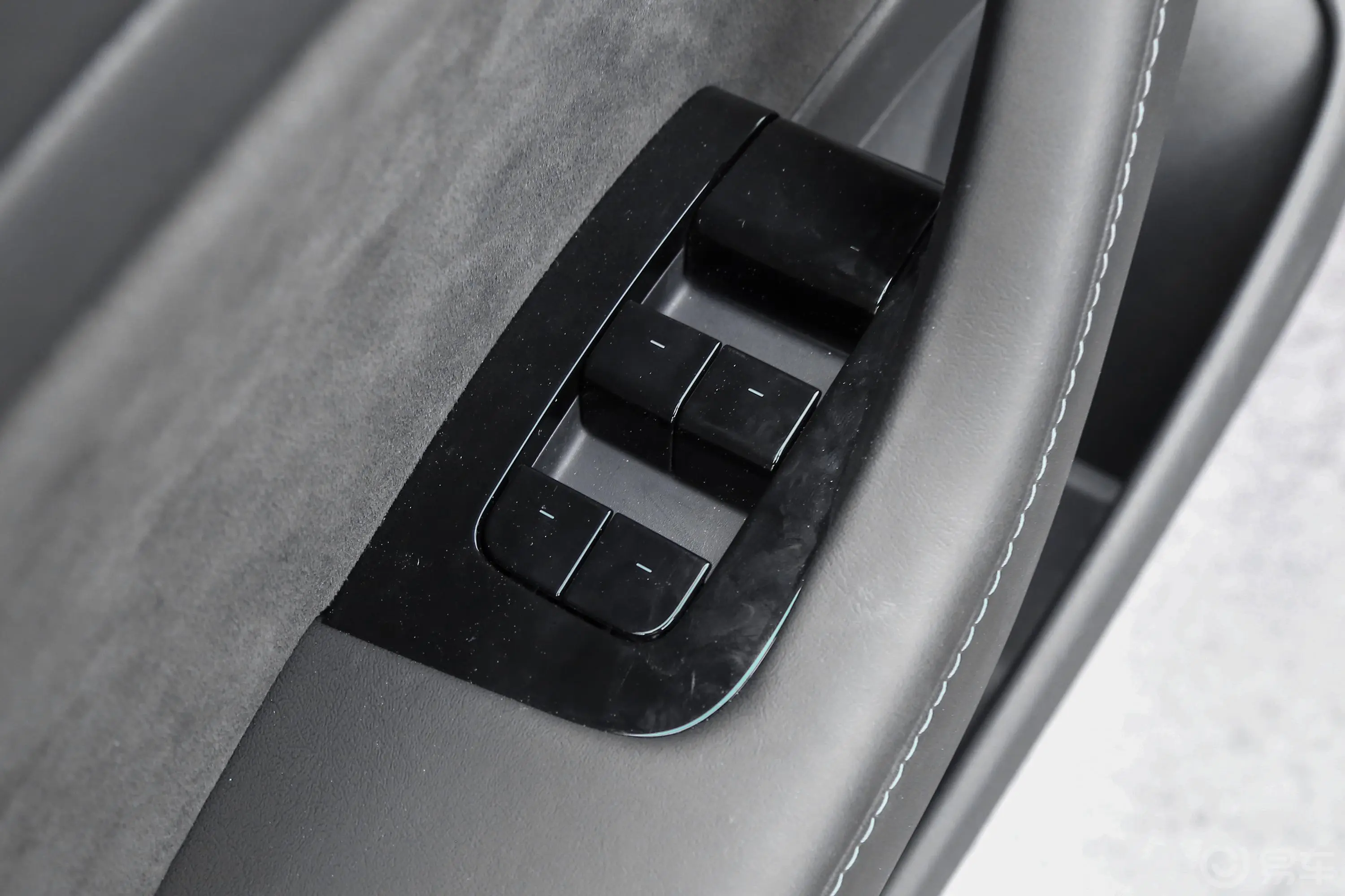 Model 3(进口)Performance高性能全轮驱动版车窗调节整体