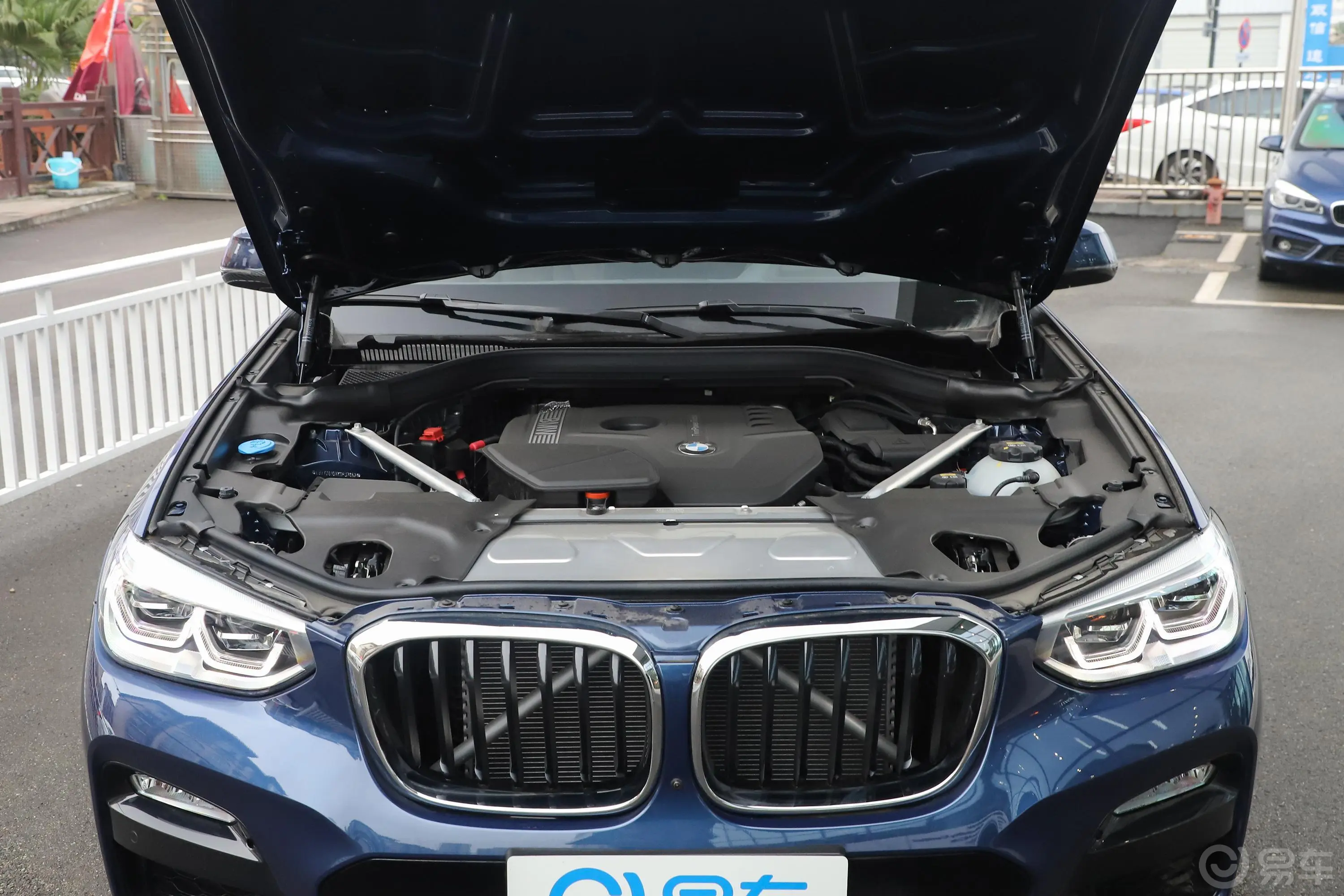 宝马X3xDrive 30i 尊享版 M运动套装发动机舱整体