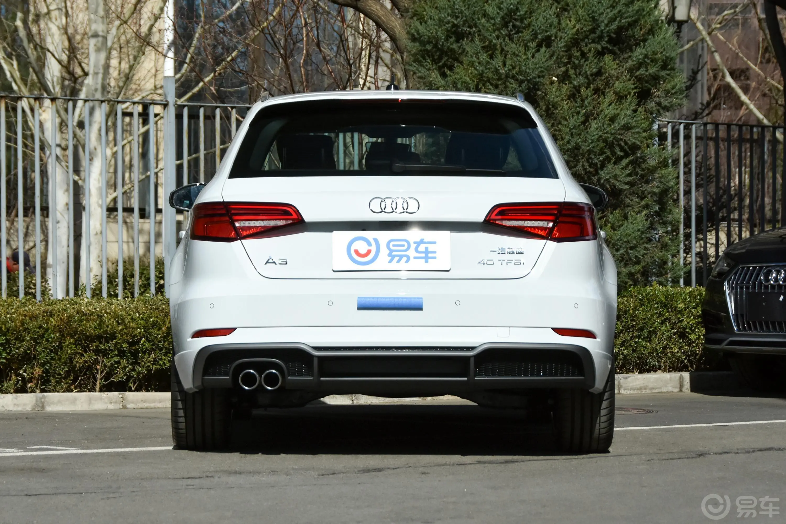 奥迪A3Sportback 40TFSI 运动版 国V正后水平