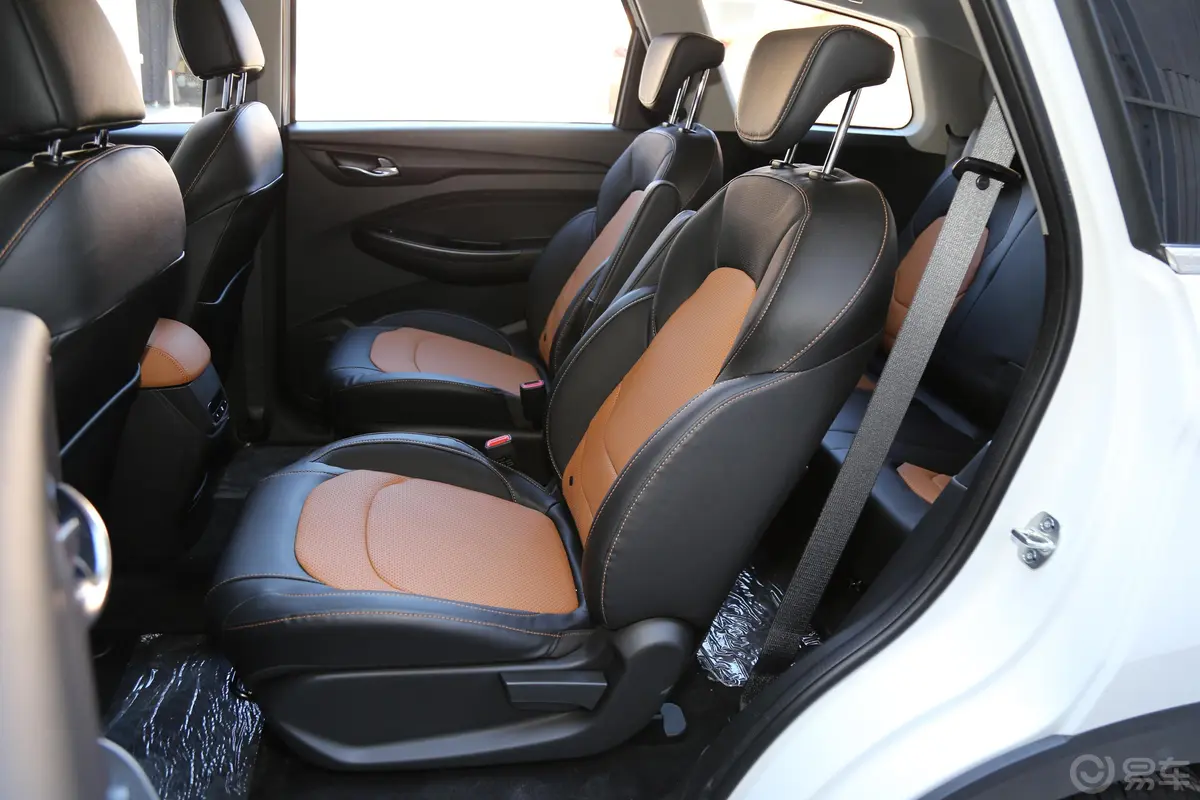 五菱宏光S3自动离合版 1.5L 手动 舒适型 国V后排座椅