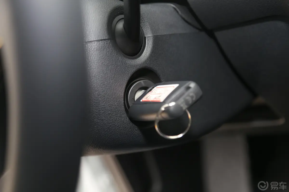 高尔夫(进口)旅行轿车 1.8TSI 双离合钥匙孔或一键启动按键