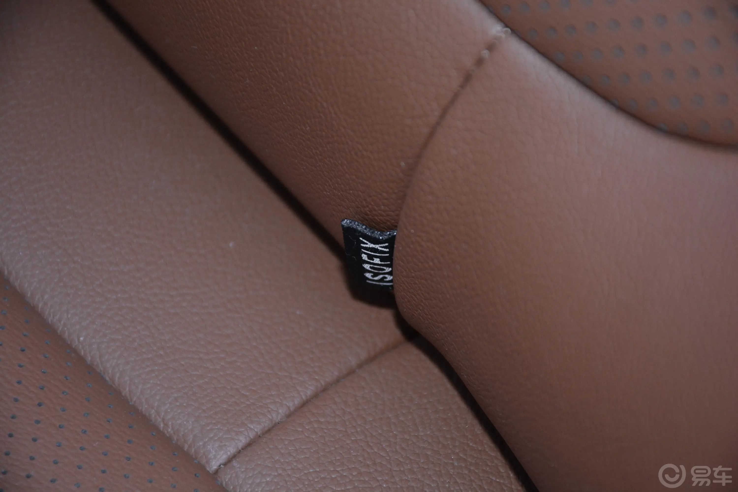 长安欧尚CX70CX70T 1.5T 手动 豪擎版儿童座椅接口