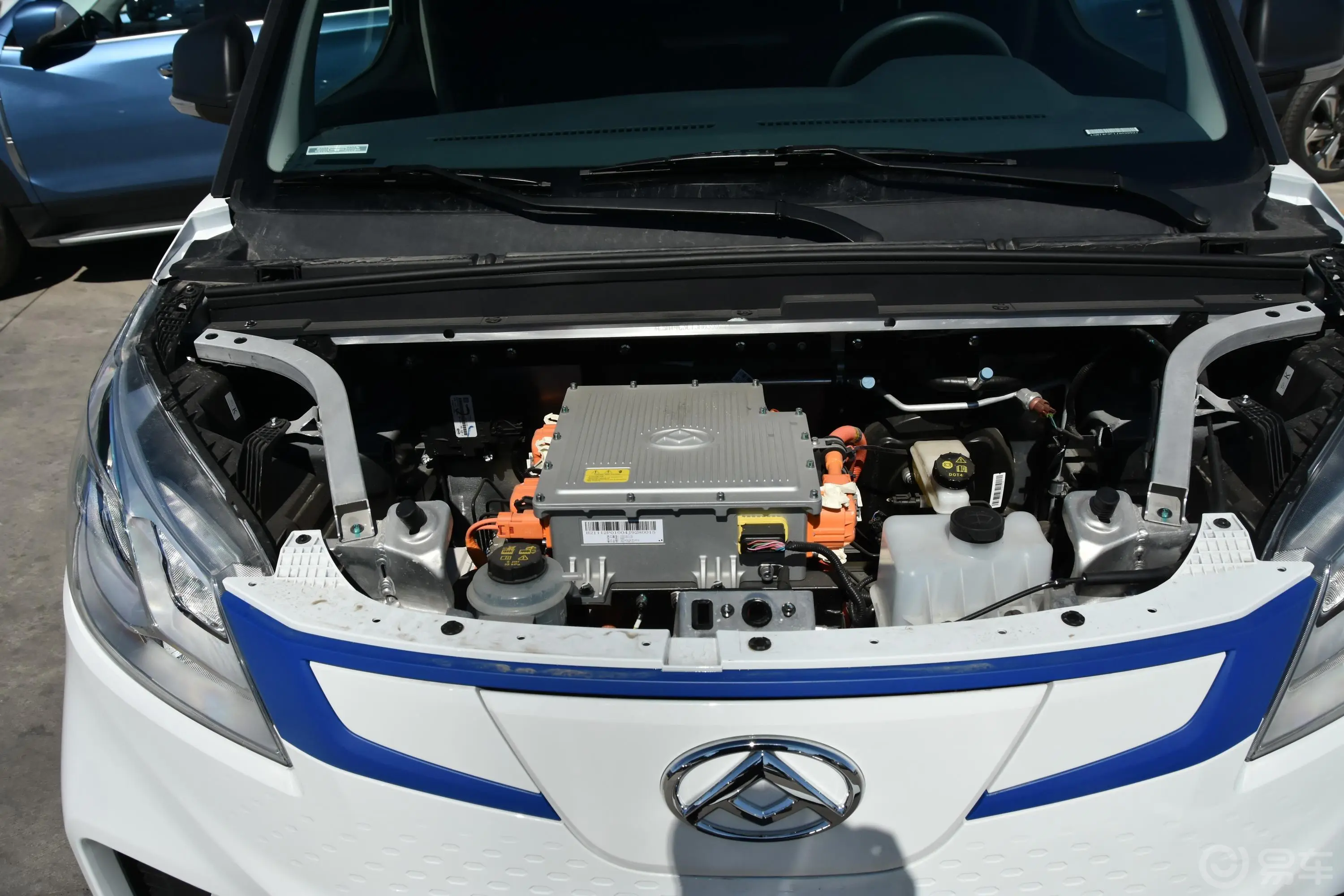 大通EV30短轴 智联版 上汽时代电池 35kWh外观