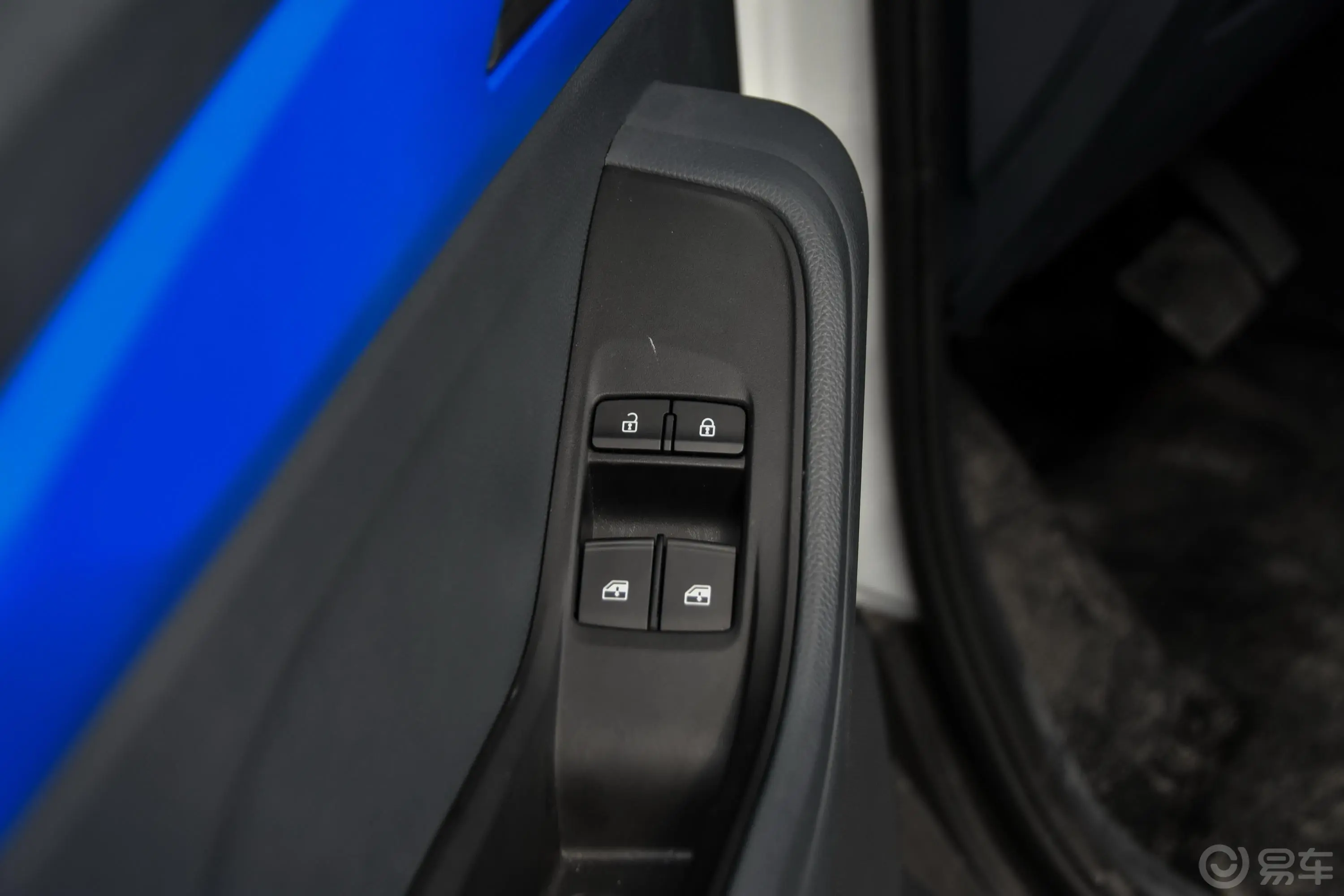 大通EV30短轴 智联版 上汽时代电池 35kWh车窗调节整体