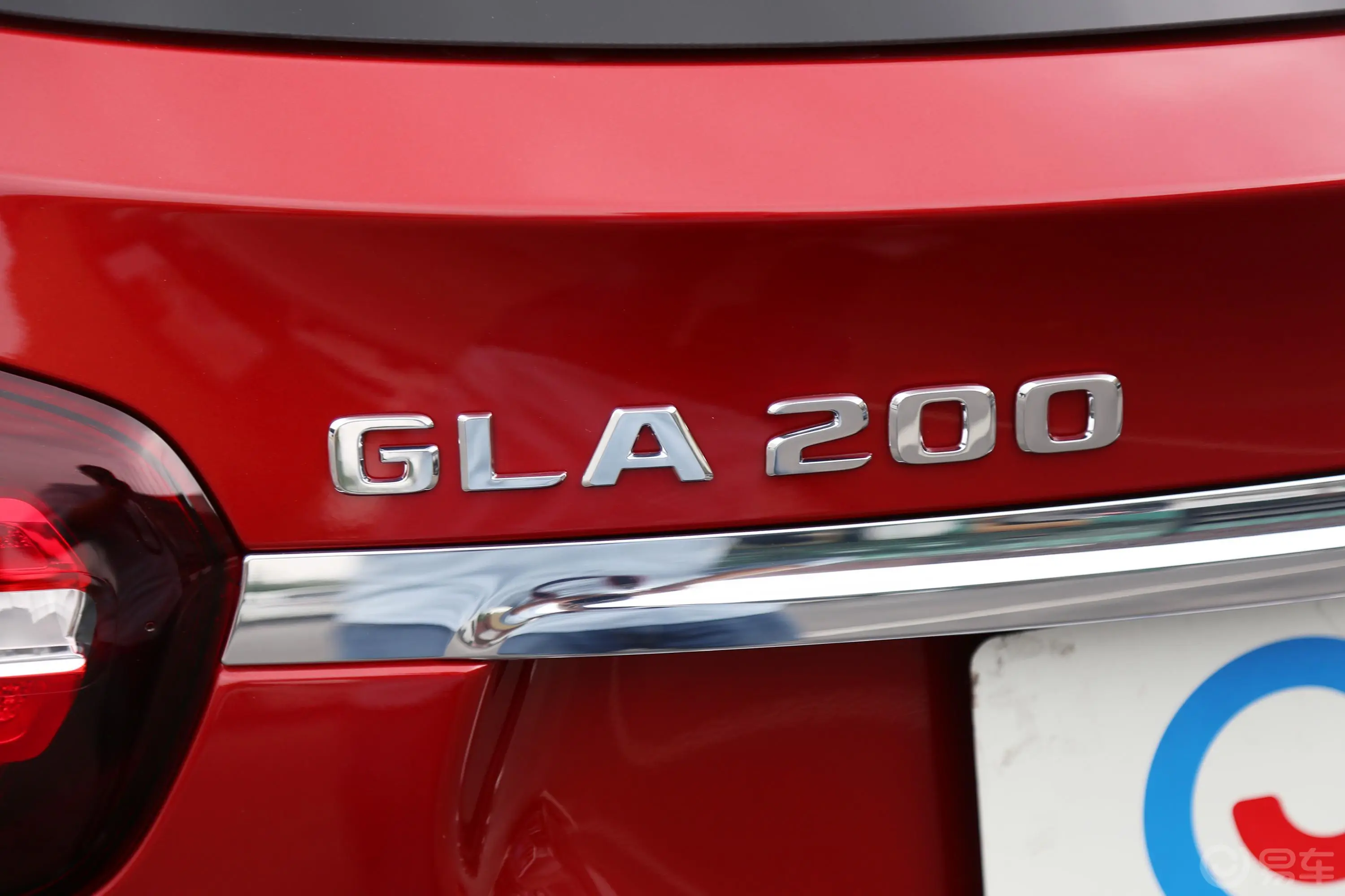 奔驰GLAGLA 200 动感版外观