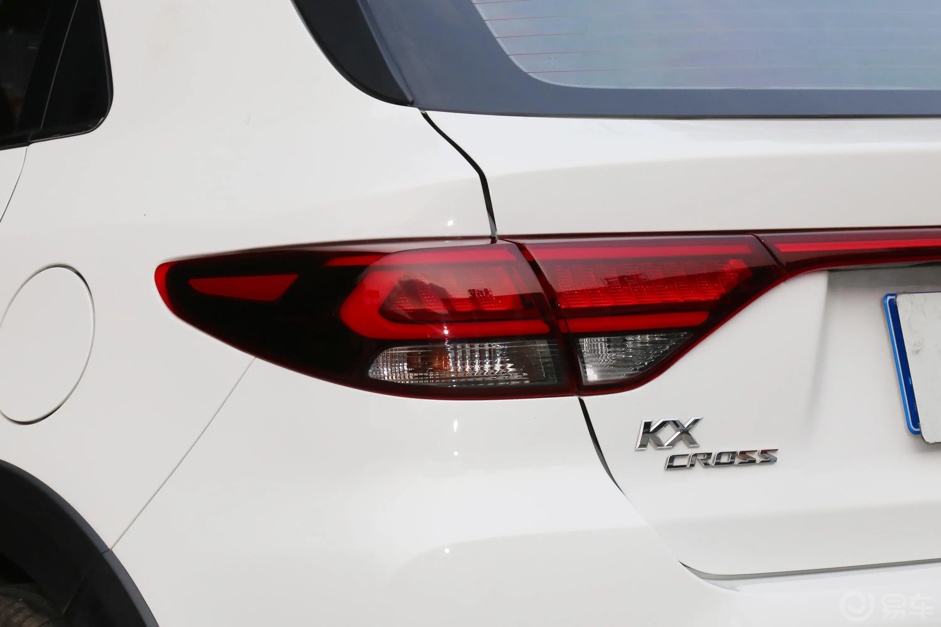 KX CROSS1.6L 手自一体 灵动天窗版外观