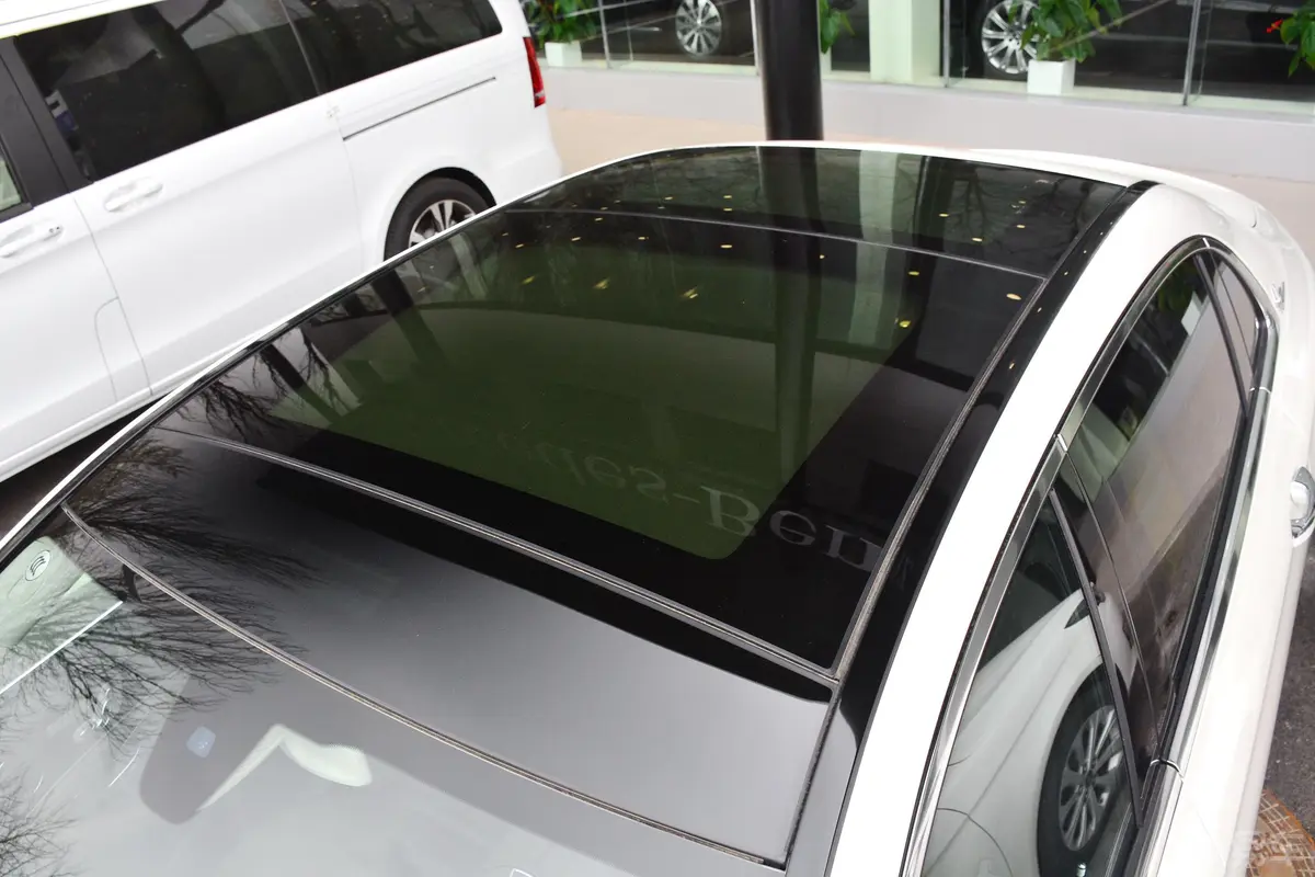 奔驰E级改款 E 300 L 时尚版 运动轿车天窗
