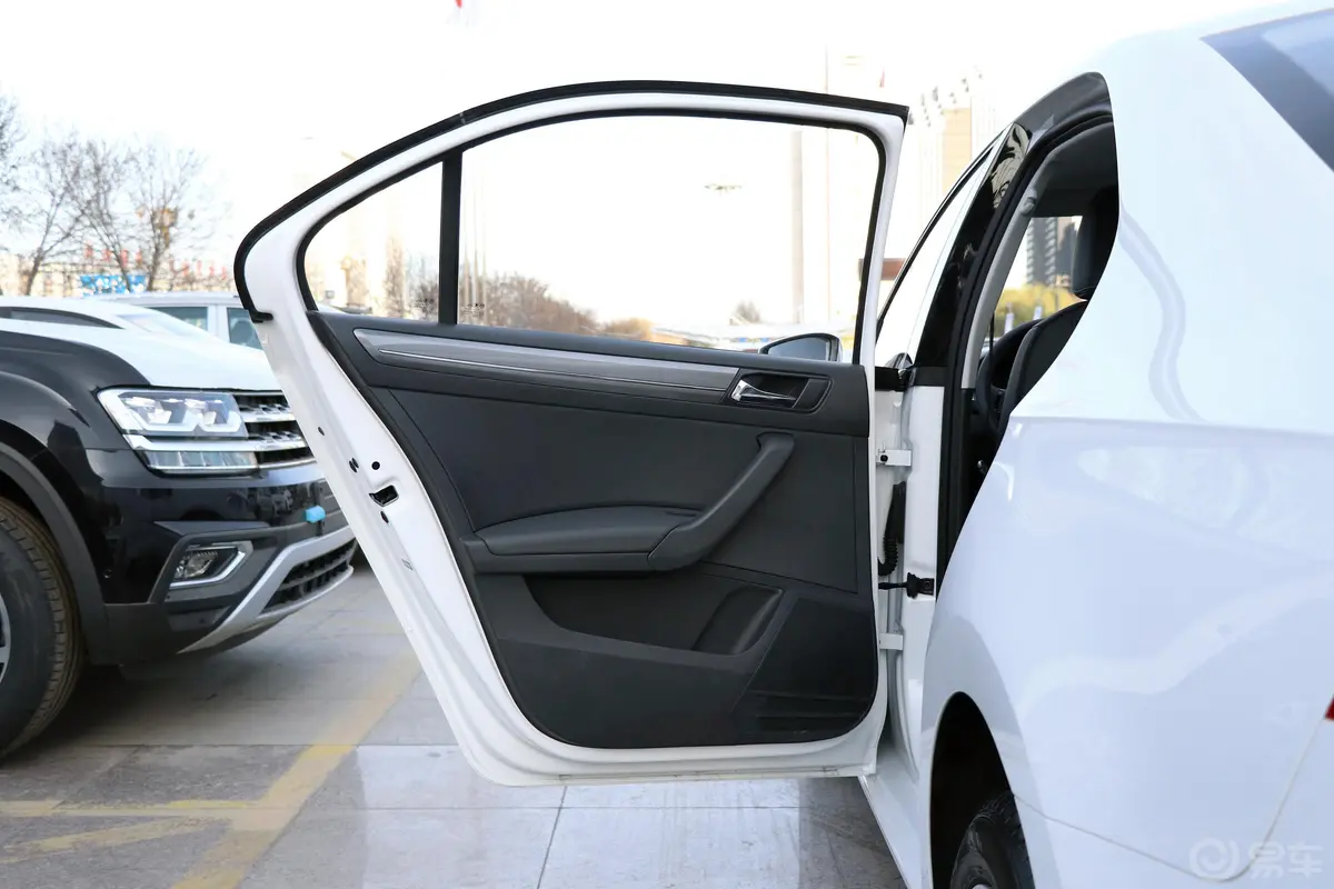 桑塔纳1.5L 手动 舒适版驾驶员侧后车门