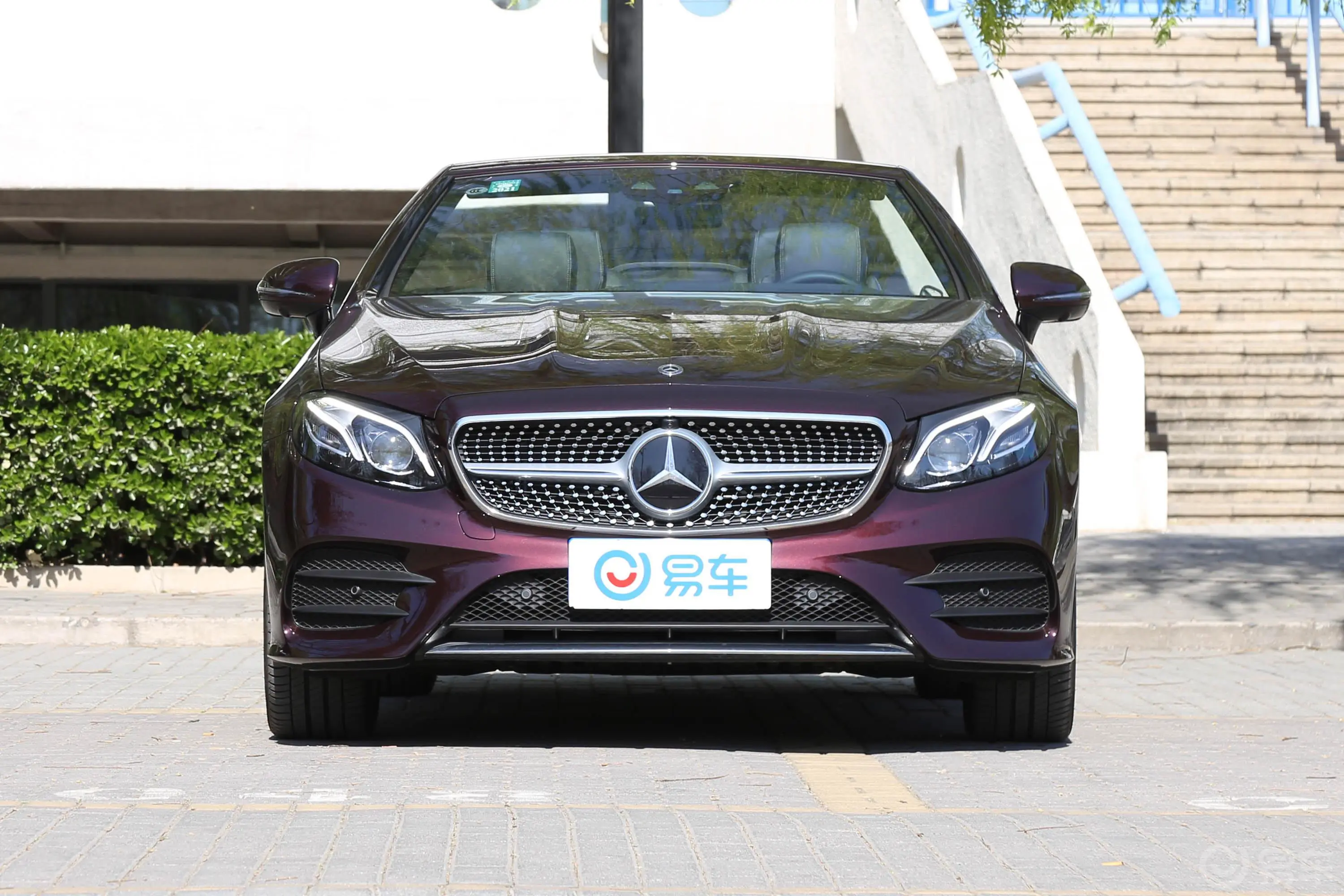 奔驰E级(进口)E 200 4MATIC 敞篷轿跑车外观