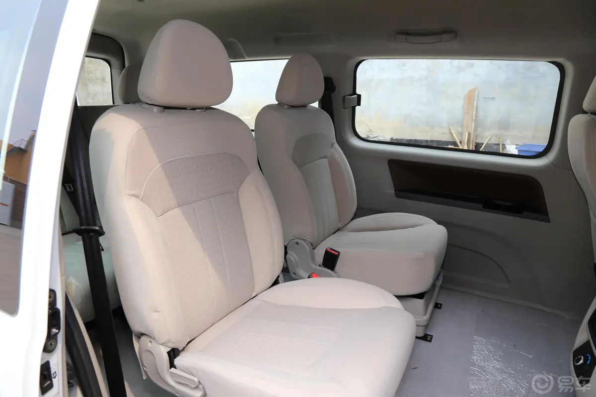 菱智M5L 2.0L 手动 舒适版 7座 国V后排座椅