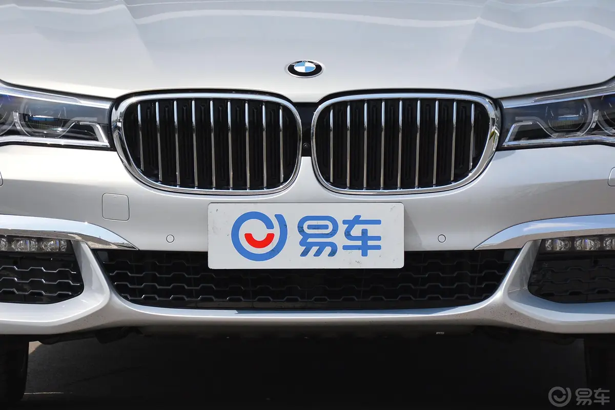 宝马7系740Li xDrive 尊享版 M运动套装外观