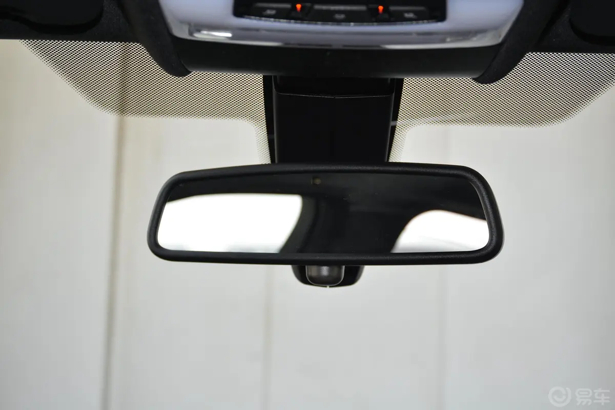 宝马X6xDrive35i 尊享版M运动套装内后视镜
