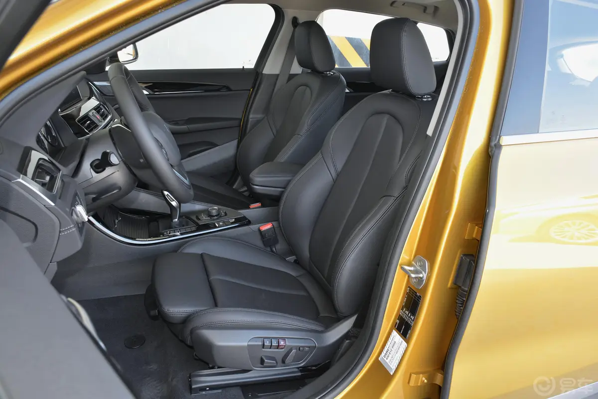 宝马X2(进口)sDrive25i 领先版 M越野套装 国V驾驶员座椅