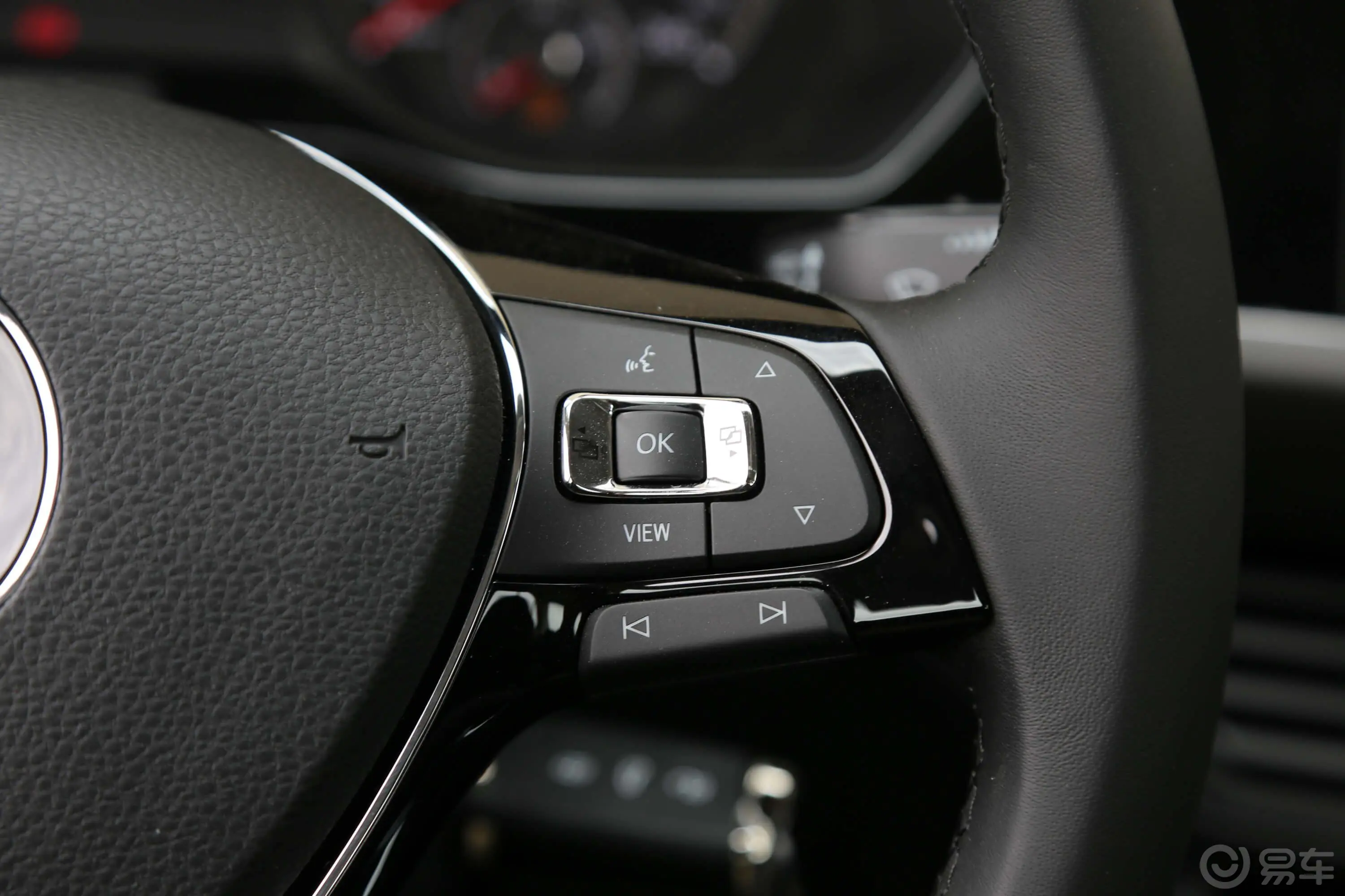 宝来改款 1.5L 手动 舒适型 国V右侧方向盘功能按键