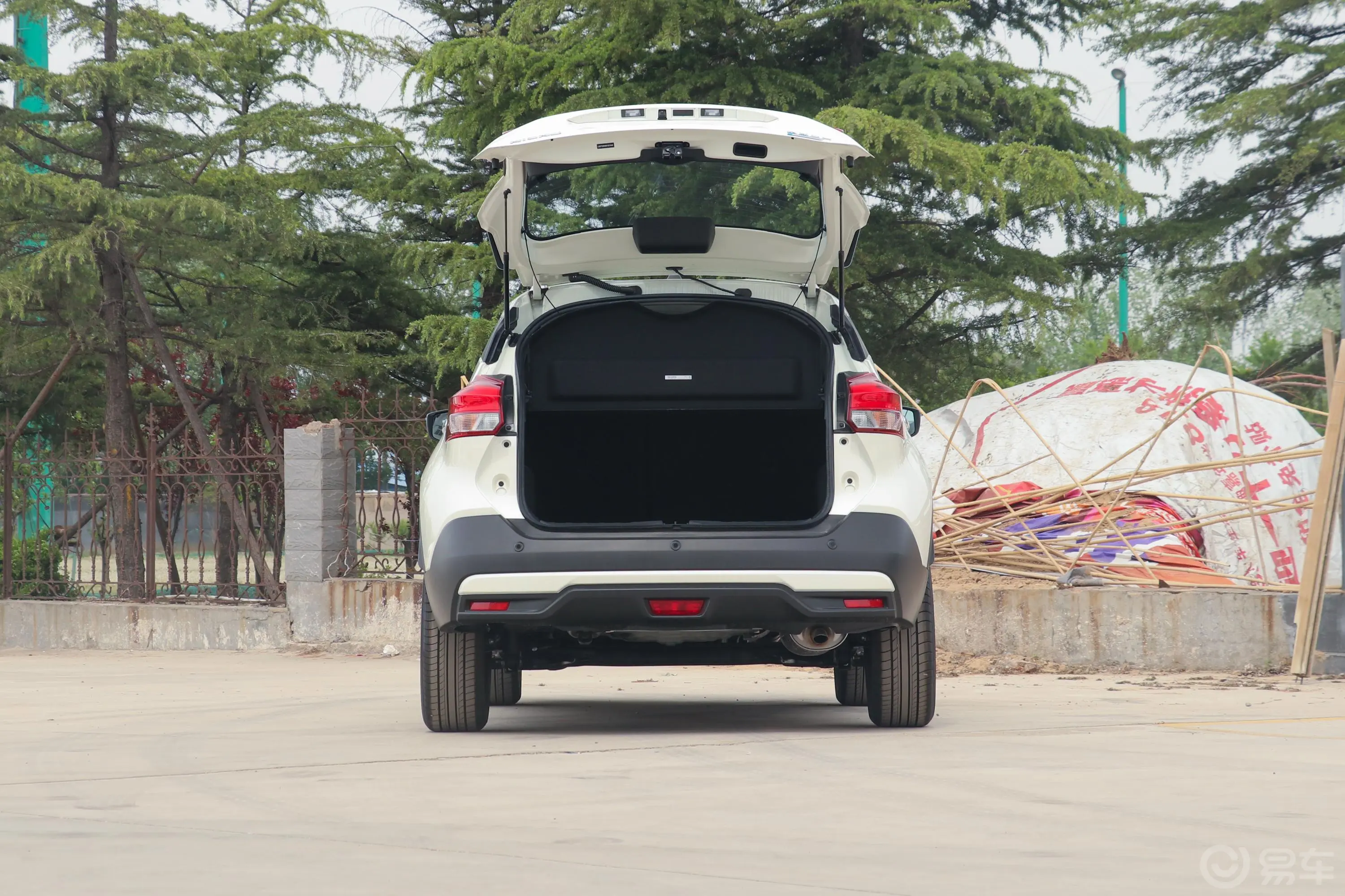 劲客1.5L CVT 智联豪华版空间