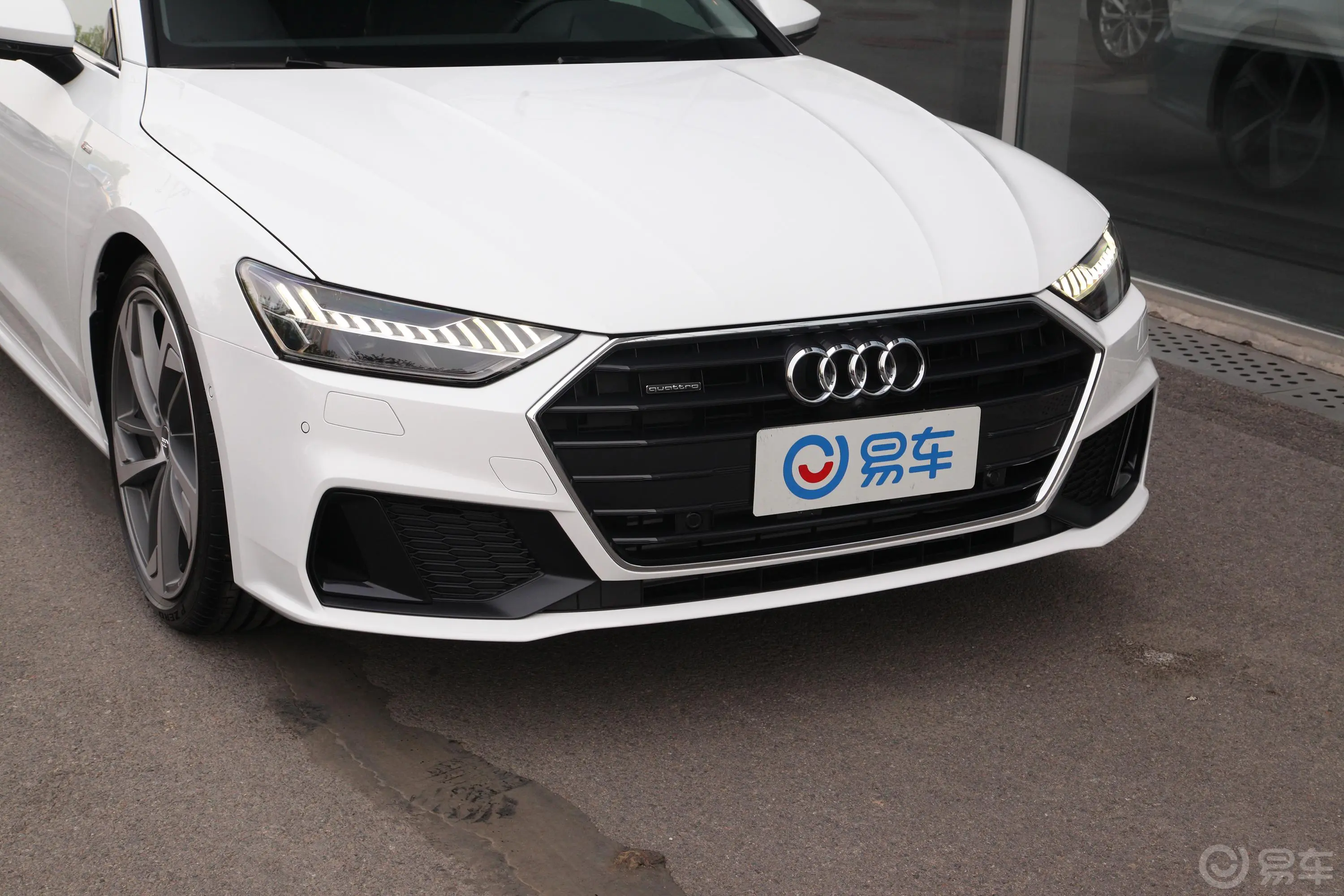 奥迪A755 TFSI quattro 动感版外观