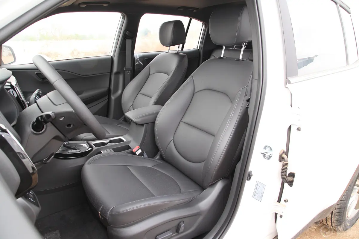 现代ix351.4T 双离合 两驱 智勇·畅质版 国V驾驶员座椅