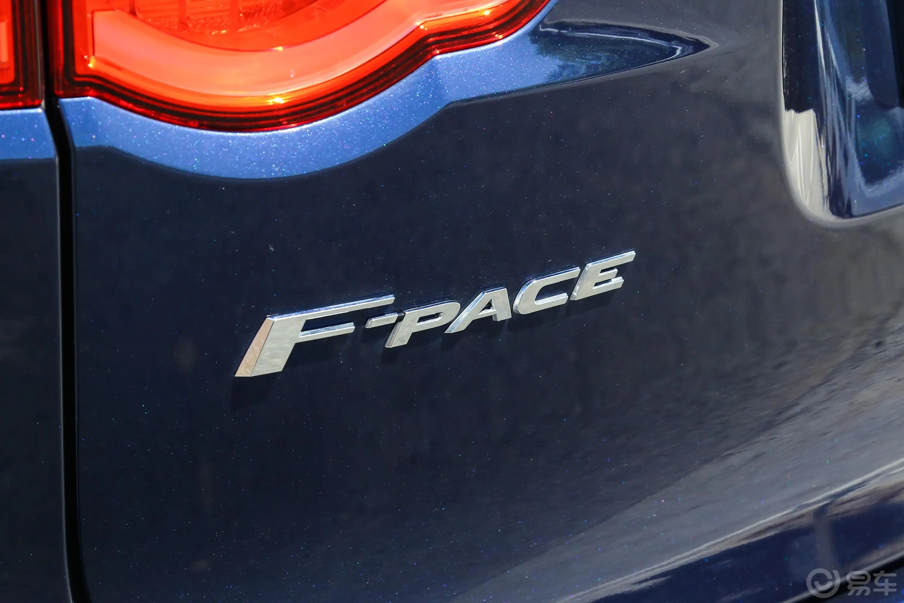 捷豹F-PACE2.0T 四驱 R-SPORT运动版外观