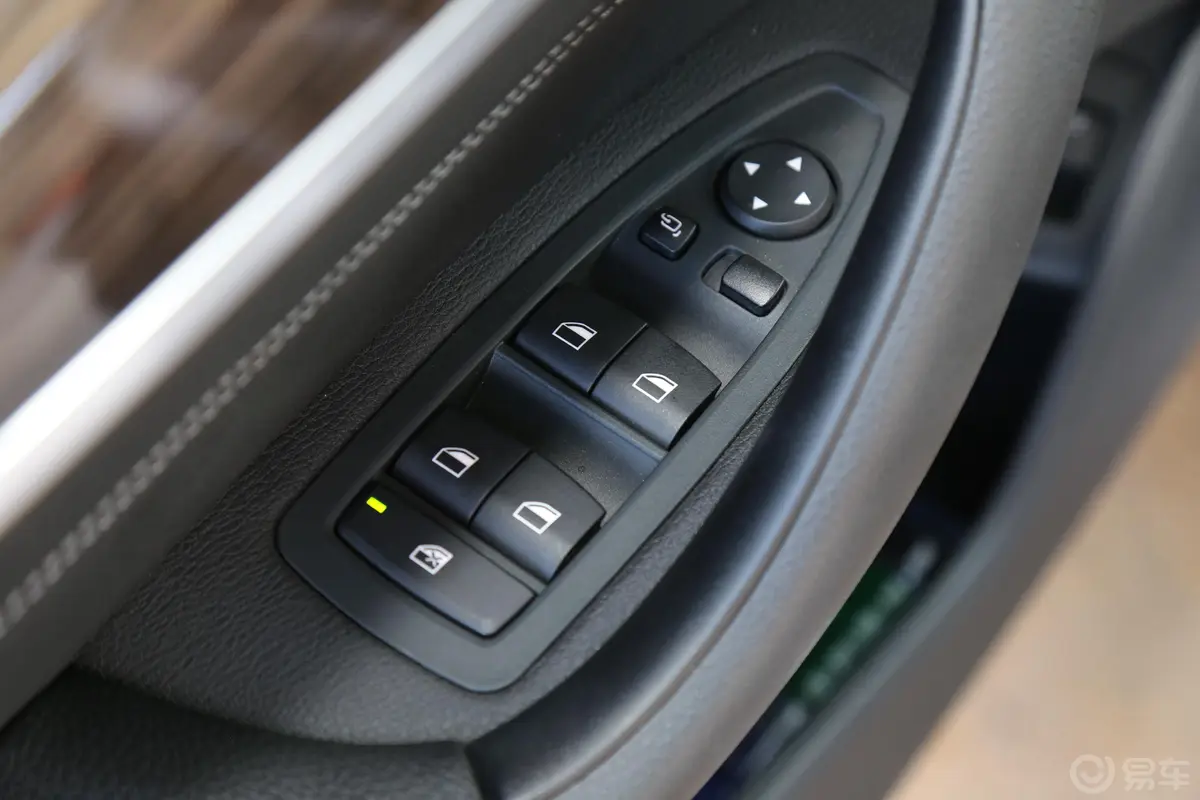 宝马X1 插电混动xDrive25Le 里程升级版车窗调节整体