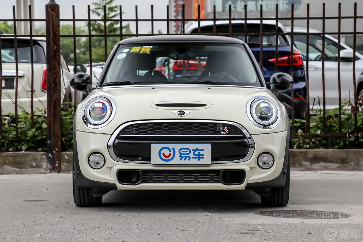 MINI2.0T COOPER S  双离合 经典派 三门版正前水平