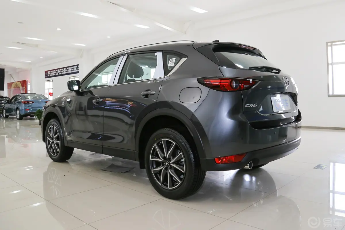 马自达CX-5云控版 2.5L 手自一体 四驱 智尊版 国V侧后45度车头向左水平