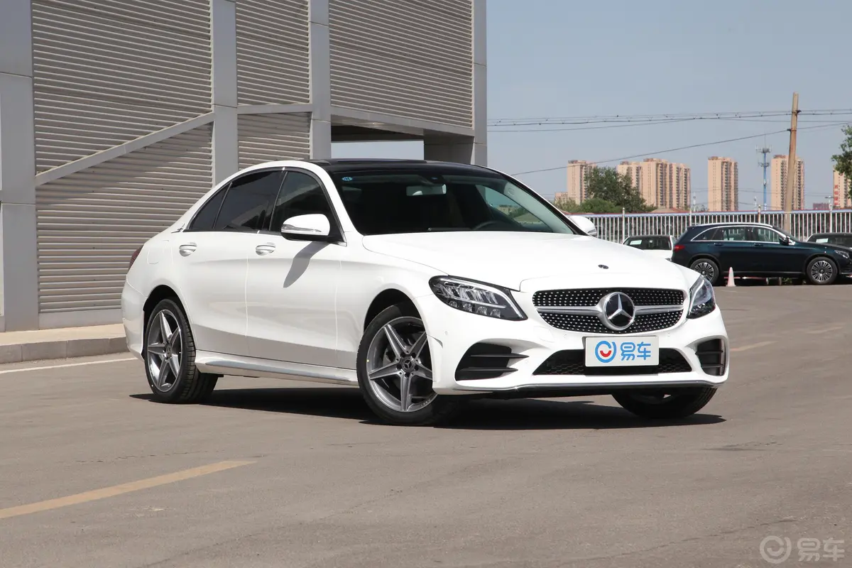 奔驰C级改款 C 260 L 4MATIC 运动轿车外观