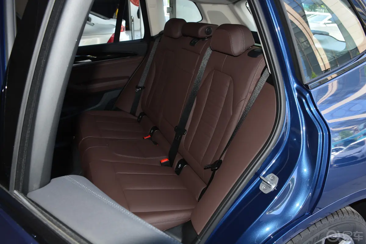 宝马X3xDrive 28i M运动套装后排座椅