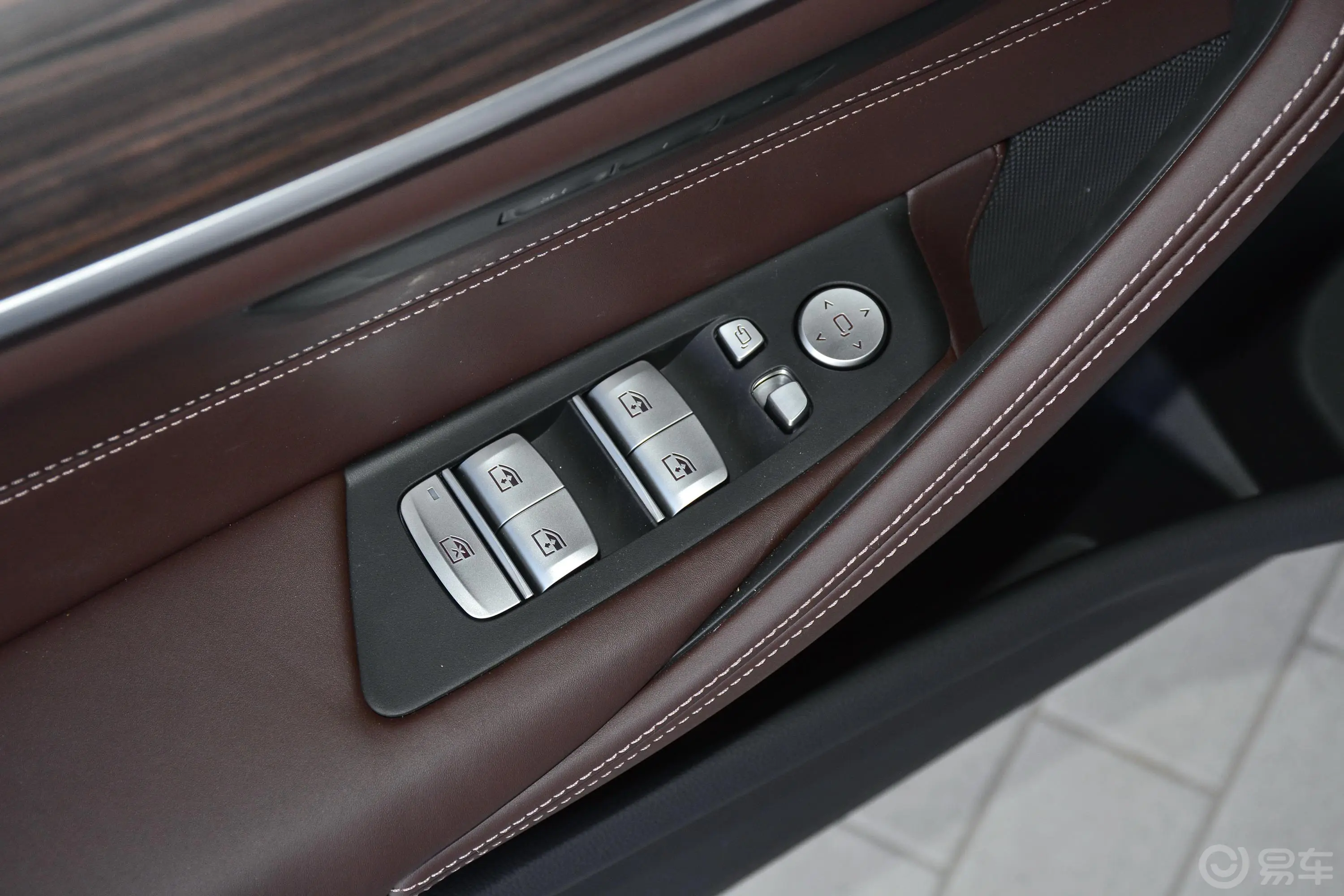 宝马5系改款 530Li 领先型 豪华套装车窗调节整体