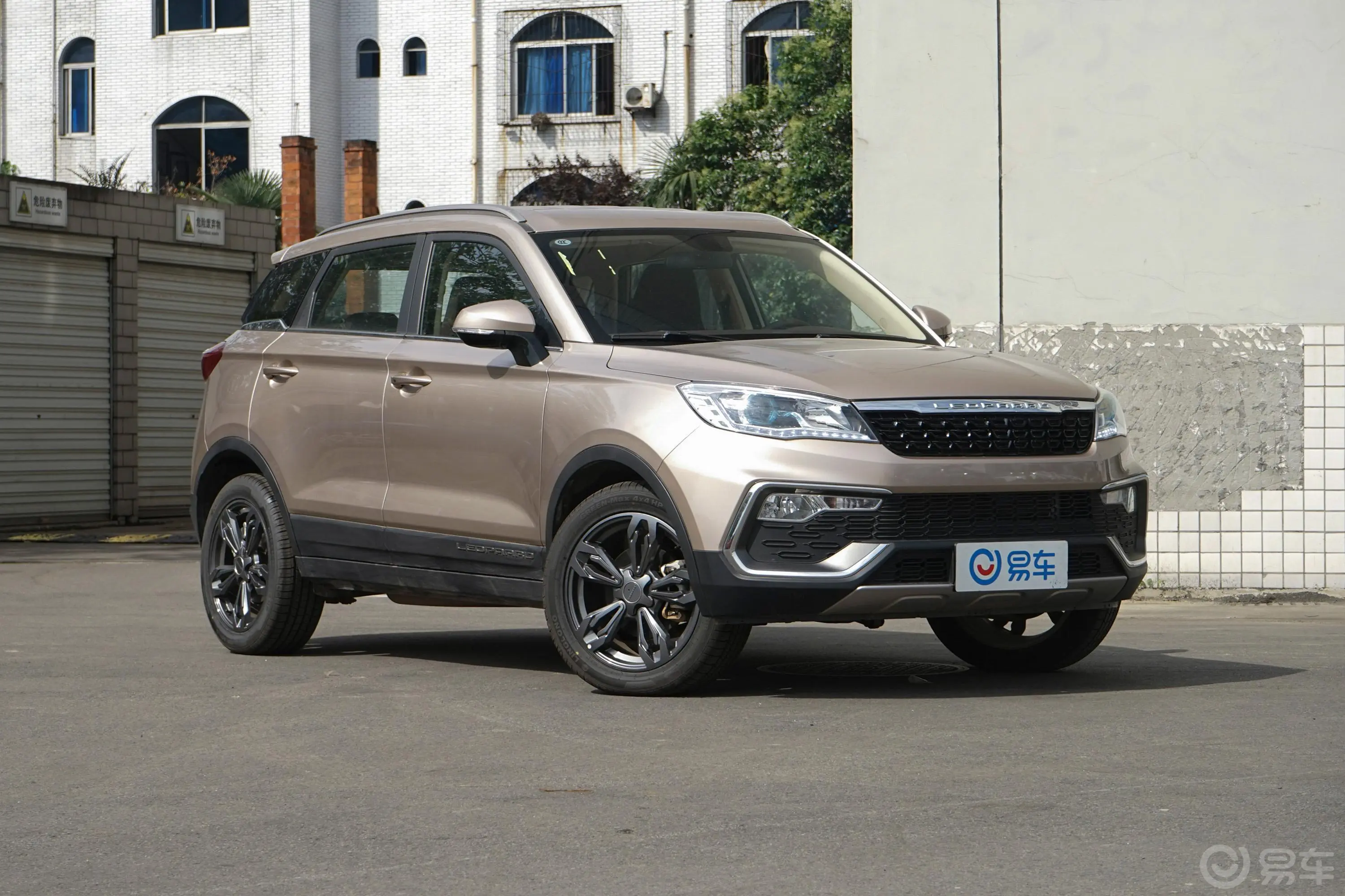 猎豹CS91.5T CVT 劲悦版侧前45度车头向右水平