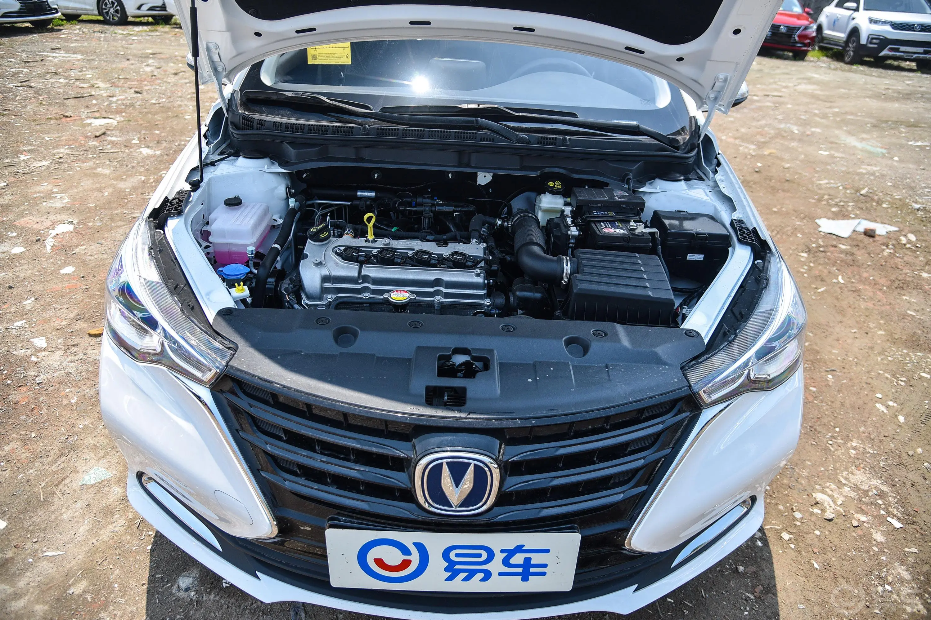 悦翔1.4L 手动 舒适型 国V发动机舱整体